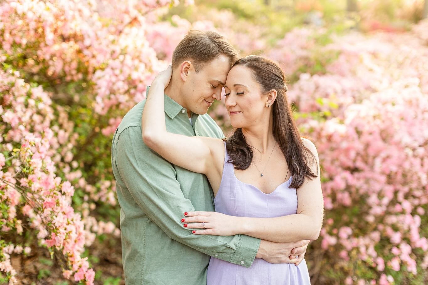 So glad we got to utilize one of my favorite Spring locations for Maddison &amp; Michael&rsquo;s engagement session! 😍 Give me all of the blooms in the Spring!

#carrollcountyphotographer #springengagementsession #springengagementphotos #azaleas #ho
