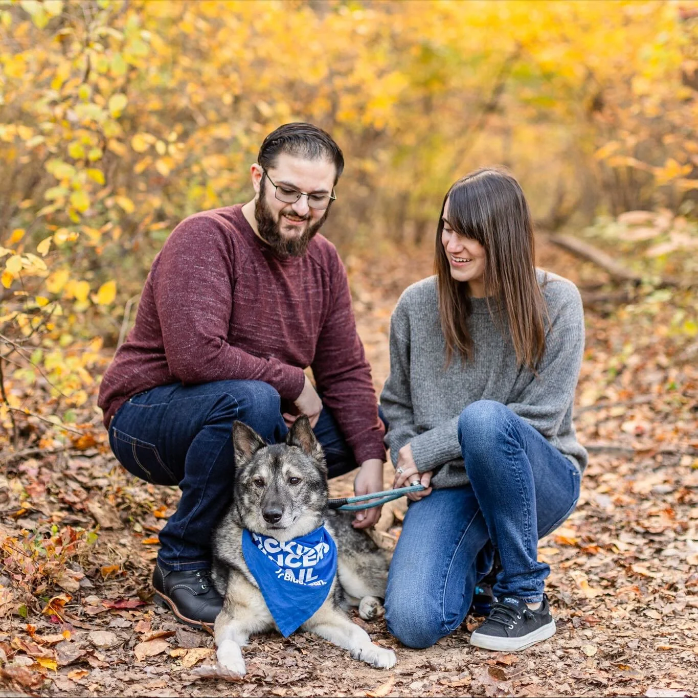 Last week I got to spend the evening capturing James, Julia and their handsome boy, Logan. ❤ Logan is battling cancer, but still running around and enjoying all the smells and snuggles with his mom & dad!
#marylandfamilyphotographer #baltimoreph