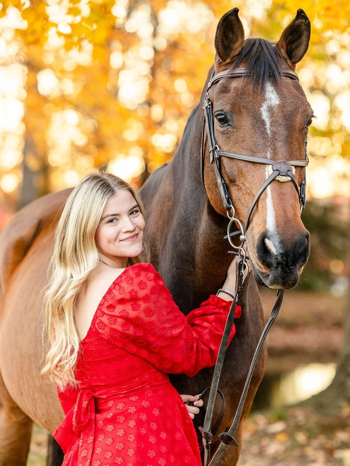 I enjoyed working with Savannah (and Ace!) at her graduation session! We had perfect Fall colors and a beautiful campus!

#seniorportraits #seniorphotography #classof2025 #highschoolsenior #seniorstyle #baltimorephotographer #carrollcountyphotographe