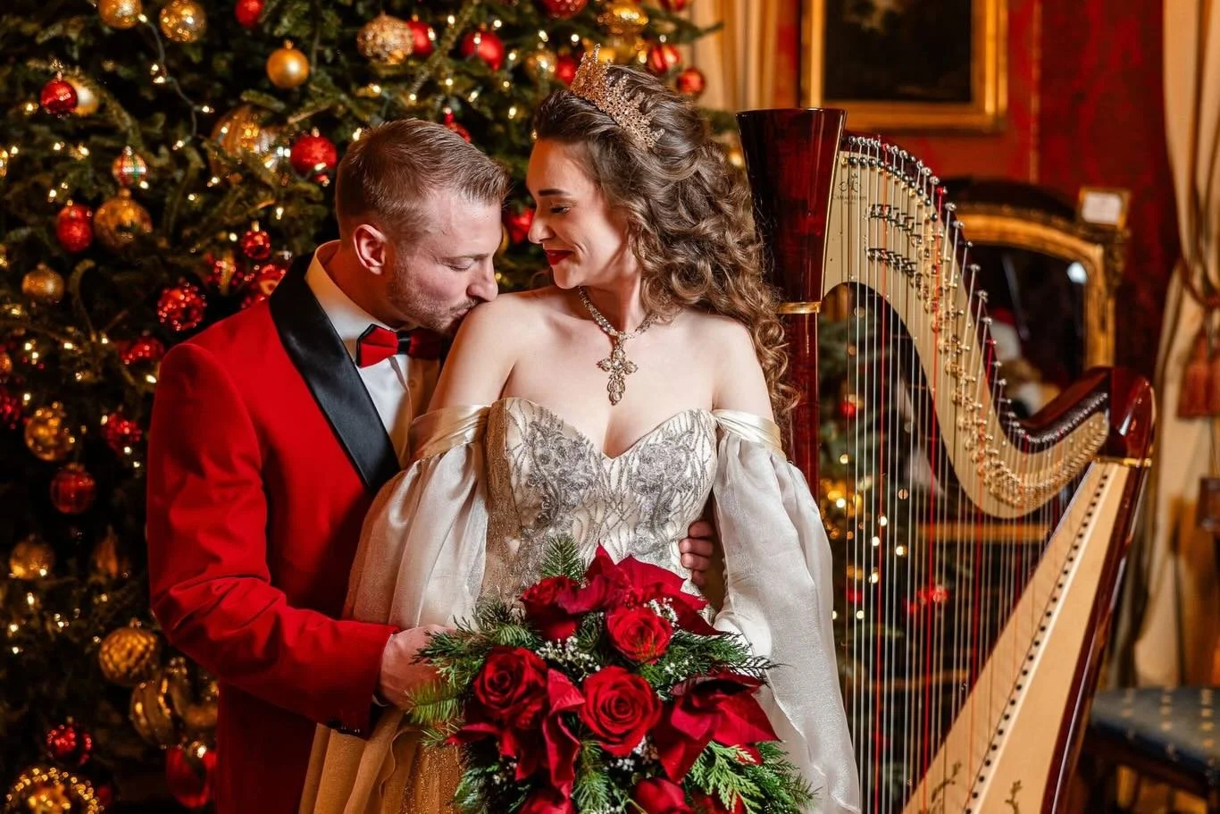 Congratulations to Jac &amp; Hunter! Their Christmas inspired wedding was so dreamy! 😍

Vendor Team

Ceremony // Christ Church of Littlestown
Reception // @antrim1844 
Cake // @karenrodkeycakes 
Florist // @flowersbywendycarol 
Harp // Higgins Harp 
