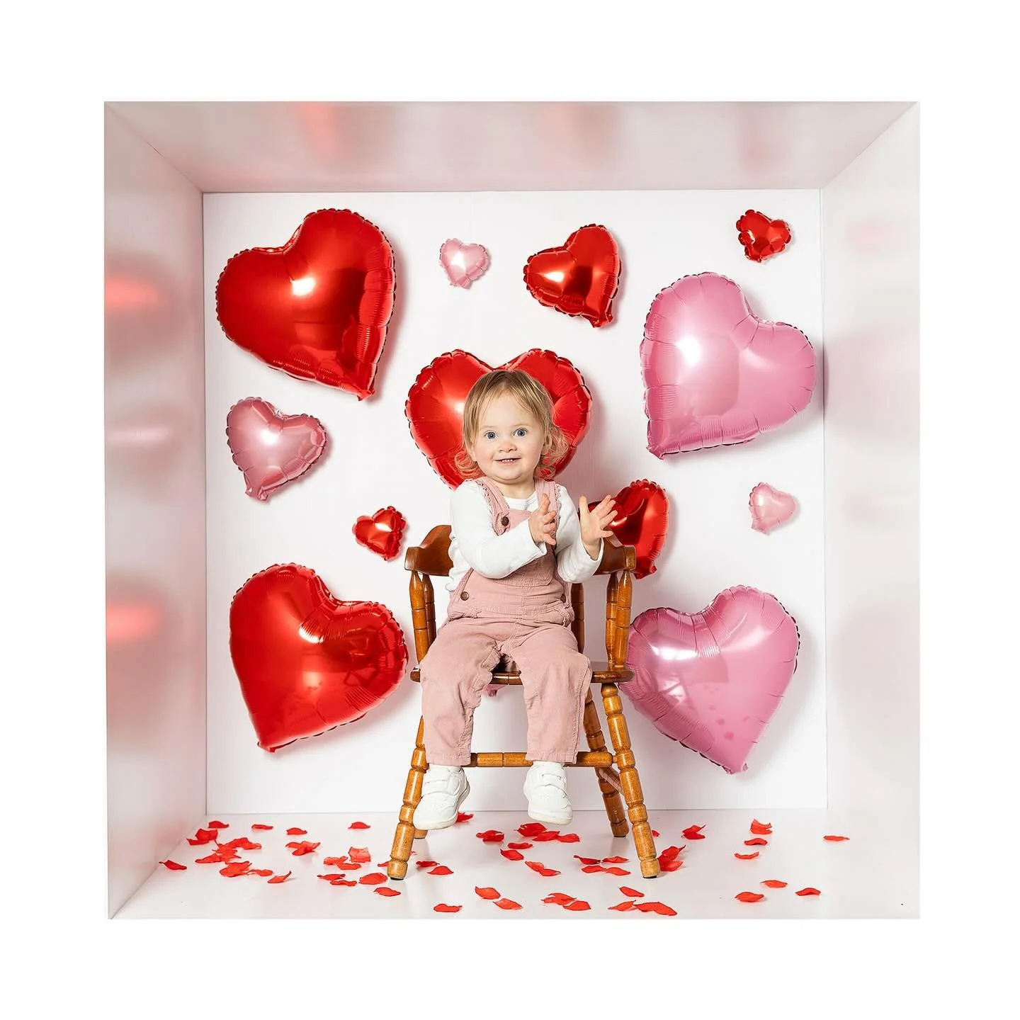 Aspen and the box are ready for Valentine&rsquo;s Day 💘 Are you? Now offering Valentine&rsquo;s Inside the Box sessions! These are great for kids or couples! Reach out to get your session scheduled. I&rsquo;ll have this setup available until 2/13 🩷