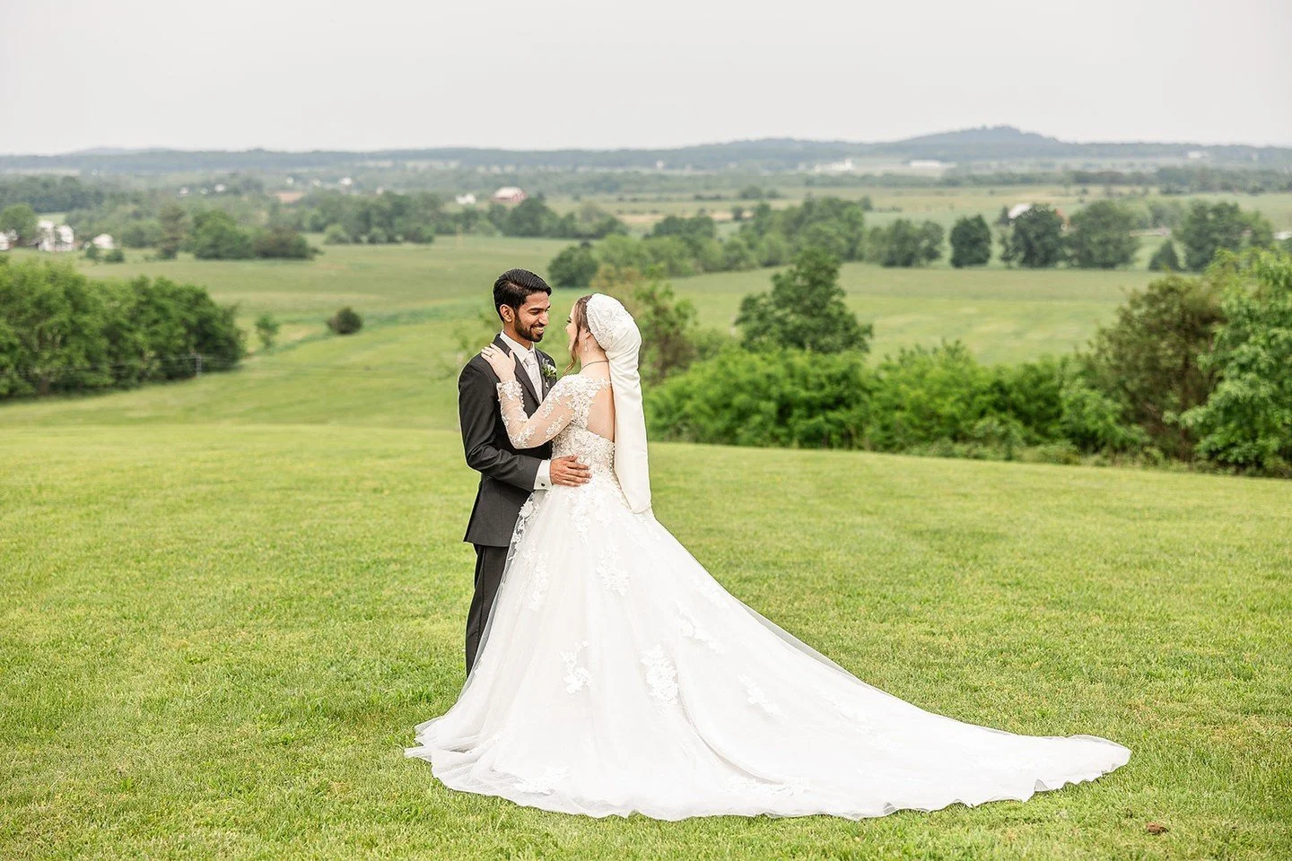 I'll be at one of my favorite venues this Saturday and I am so excited! The Lodges at Gettysburg is hosting their annual Bridal Show from 12pm-3pm. Come see how beautiful this venue is and meet some wedding professionals who are ready to make your vi