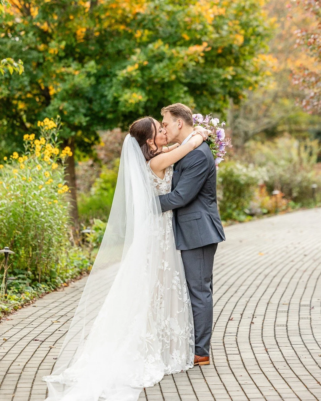 I'll be at the Howard County Conservancy today from 11am-3pm for their very first Open House! I am so excited for today! The Conservancy is one of my favorite wedding venues for all of the beautiful views and gardens! 

#howardcountyconservancy #mary