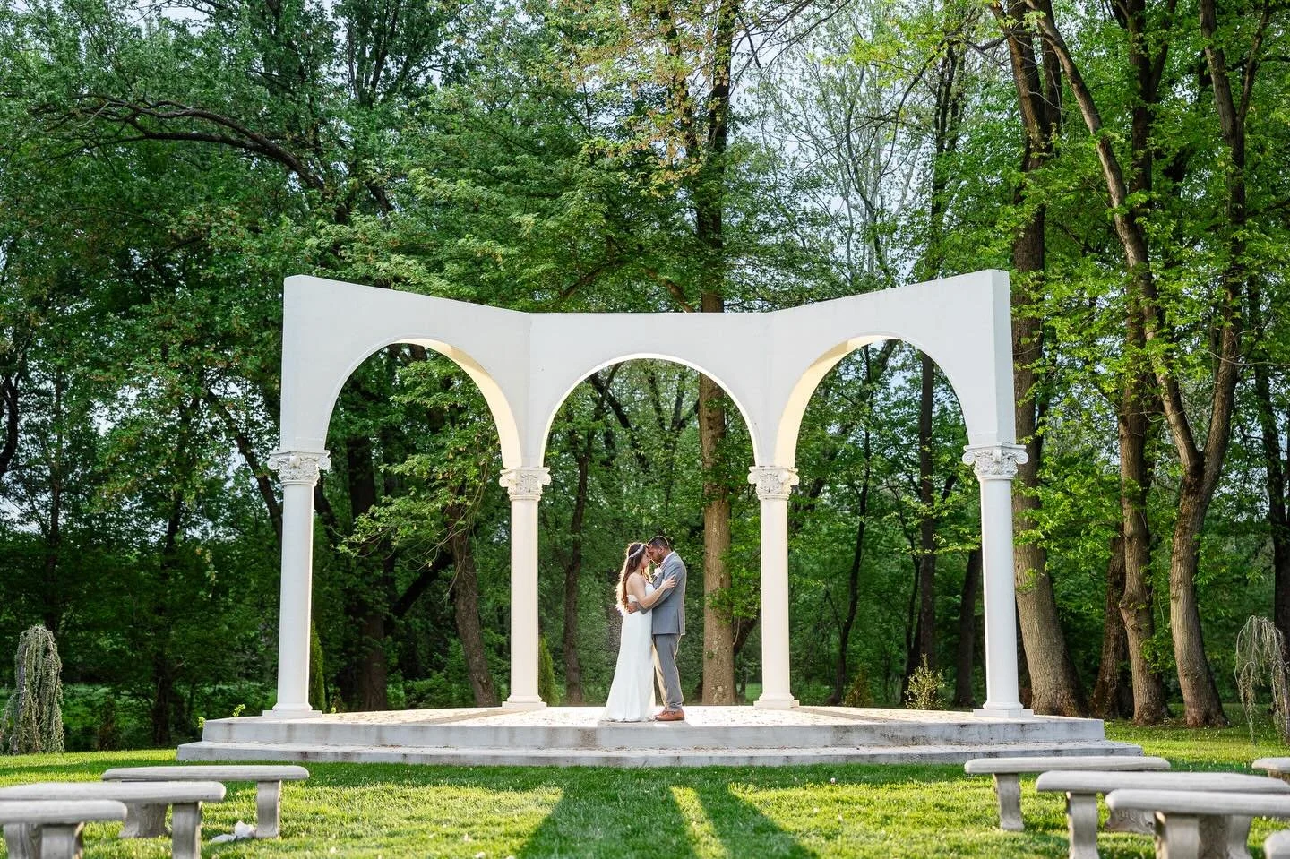 Ruth &amp; Jose are married! I&rsquo;m so happy that I got to photograph their Spring wedding at Ceresville Mansion! This was my first time photographing the Garden Vista ceremony cite and man, is is BEAUTIFUL! 😍

Vendor Team 

Catering // Ceresvill
