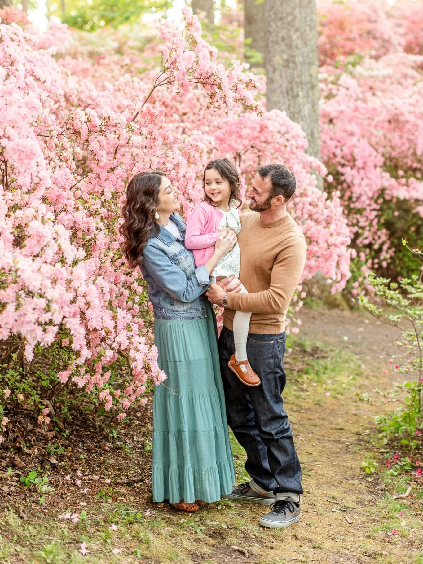 We had a beautiful evening frolicking through the azaleas last night for minis! 😍

#marylandfamilyphotographer #springminisessions #azaleagarden #carrollcountyphotographer