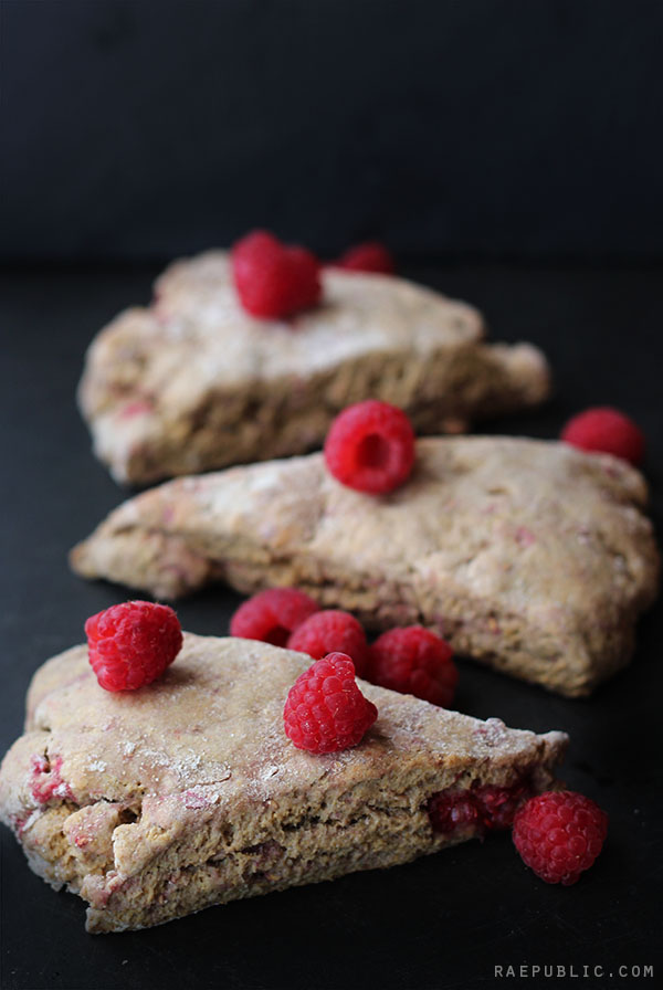 Vegan raspberry scones that are super easy to make. Made with maple syrup and raw applesauce they are sweet and cane-sugar free all at the same time.
