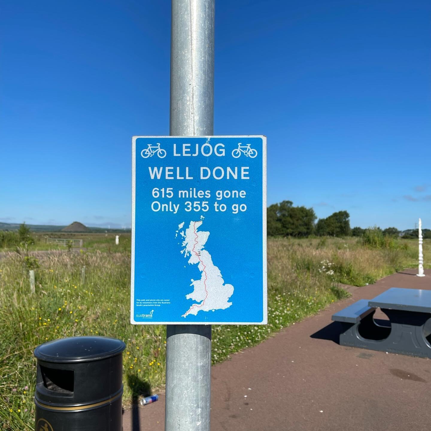 At times today was incredible, at times it was a nightmare.

This sign made me smile around mile 14 and we were absolutely flying, all the way through Glasgow until three miles to go.

Then I heard a sound and spotted I&rsquo;d broke a spoke and it h