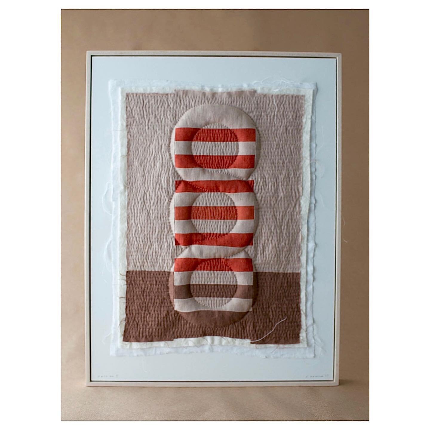 Path no. 5⁣
Linen and cotton, maple frame ⁣
24&rdquo; x 36&rdquo;⁣
⁣
⁣
⁣
⁣
⁣
#handstitched #handquilted #heirloom #contemporaryquilt #wallart #wallartdecor #artwork #interiordesign #homestyling #textileart #fiberart #textileartist #wallart #quiltsofi