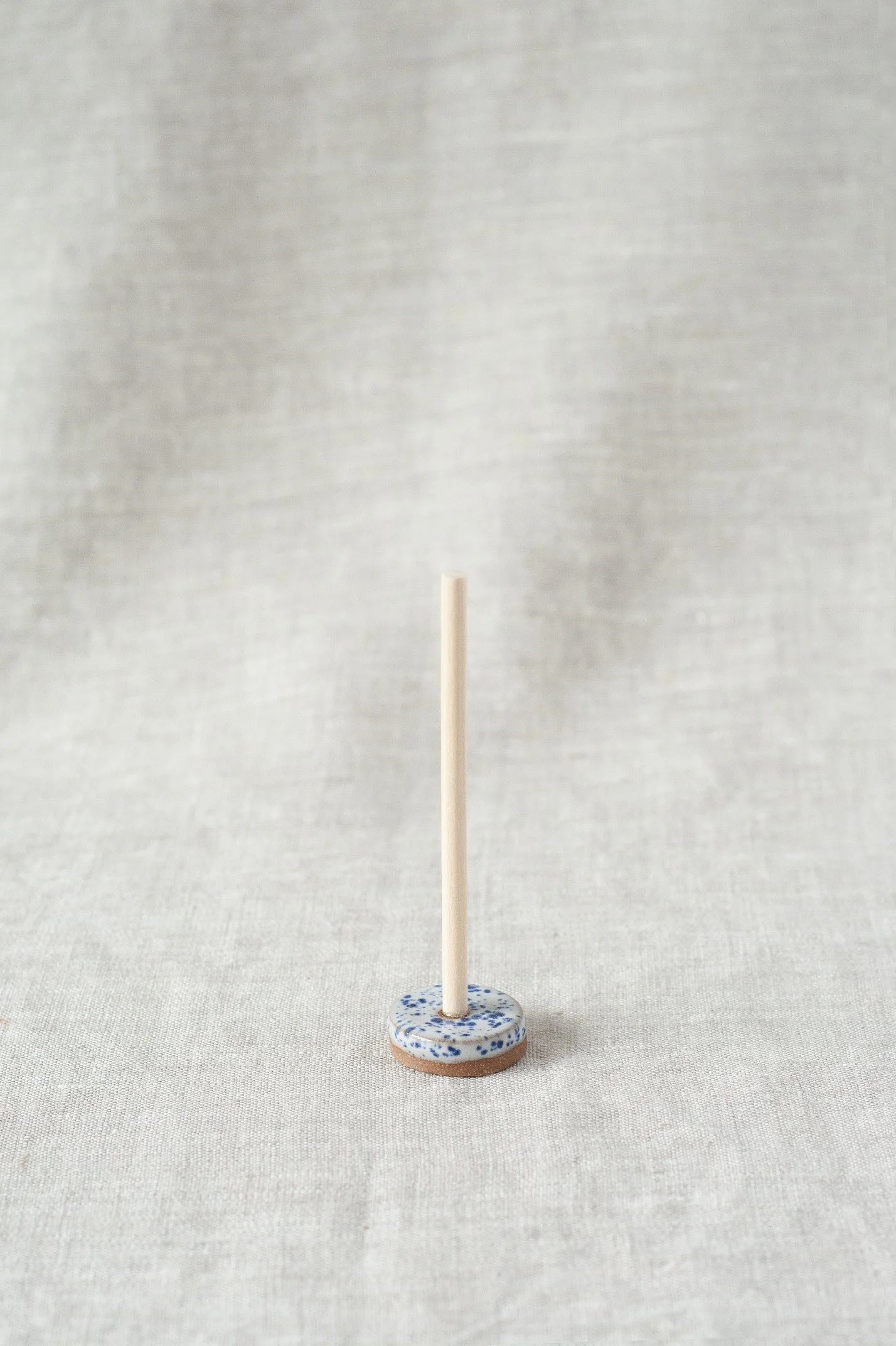 Bobbin  Stand - Blue Speck