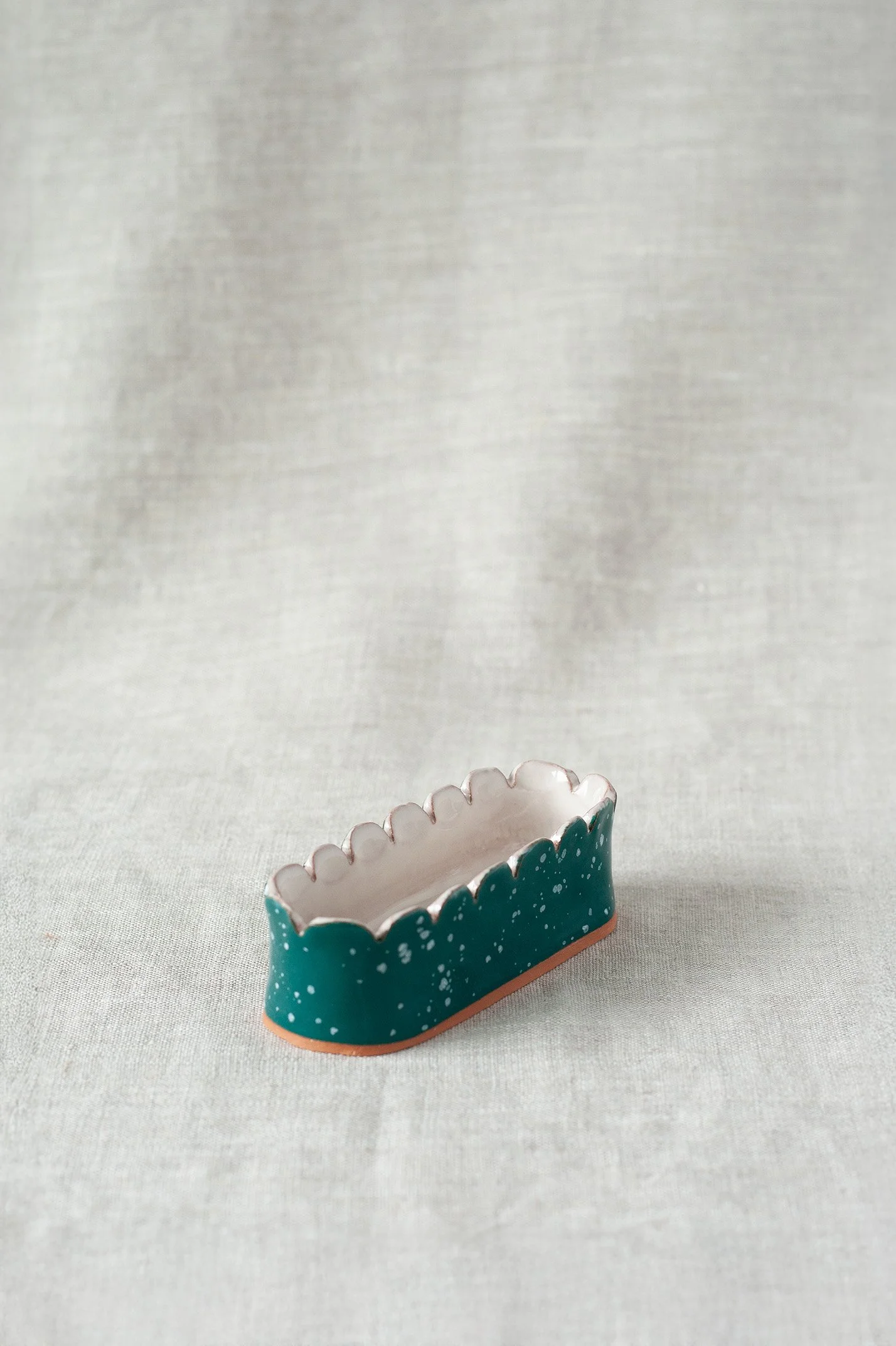 Magnetic Pin Tray- camp green/linen
