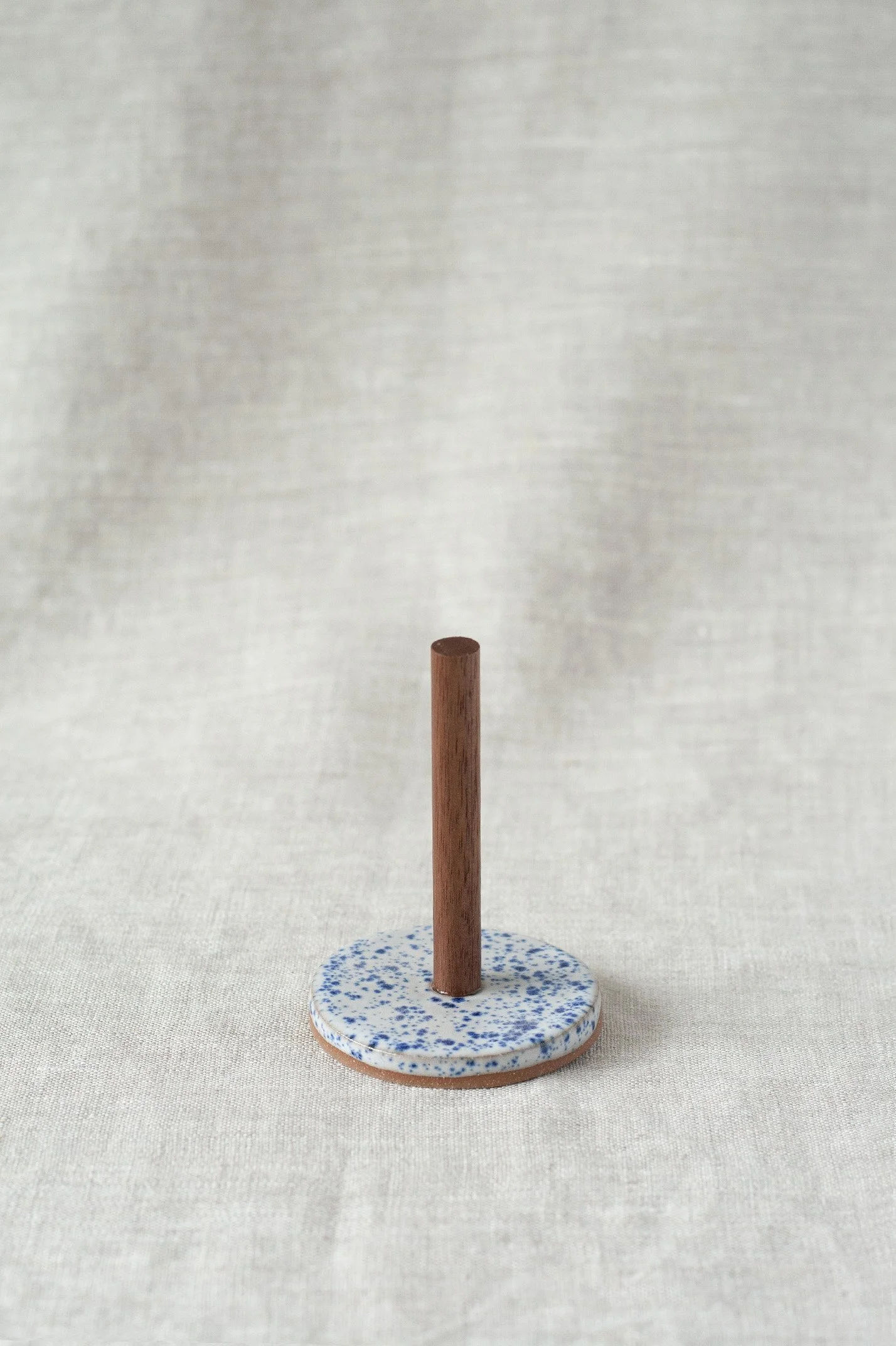 Pattern Weight Stand in Blue Speck