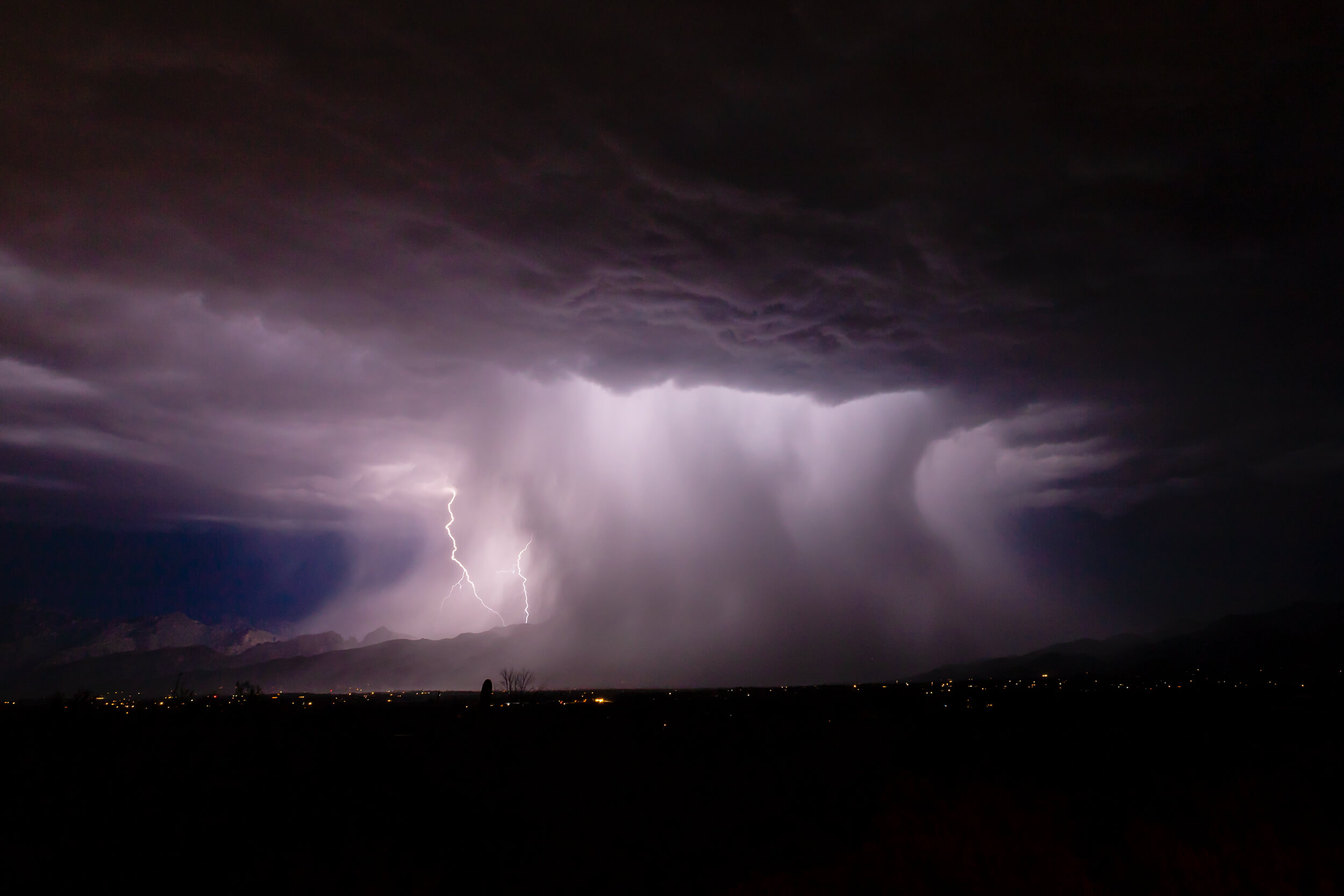 Night-storm-microburst-Tucson-Arizona_MG_5973.jpg