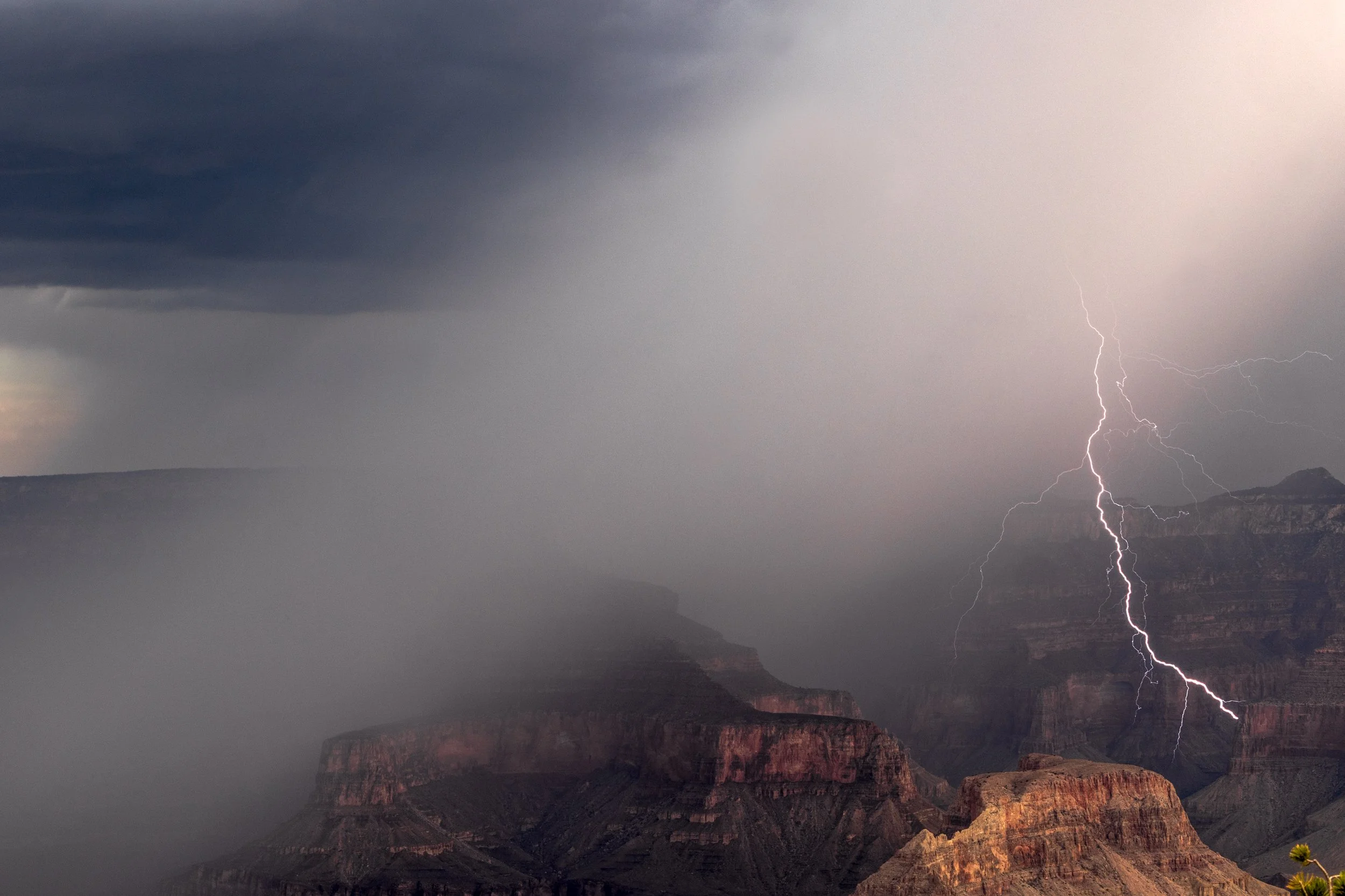 An early storm drops bolts as it passes the Temple of Isis.
August 29, 2026, 8:47am, Yavapai Point.
#azwx #monsoon2026 #monsoon #stormchasing #grandcanyon @girlswhochase @canonusa @grandcanyonnps @grand_canyon_conservancy