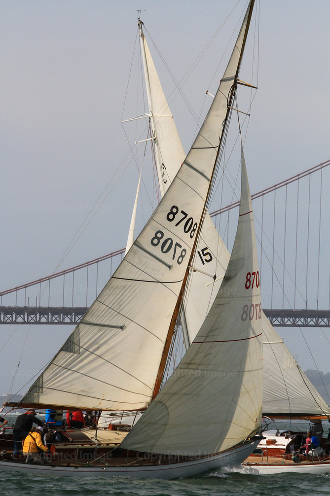 Credit and Hana cross at the start line