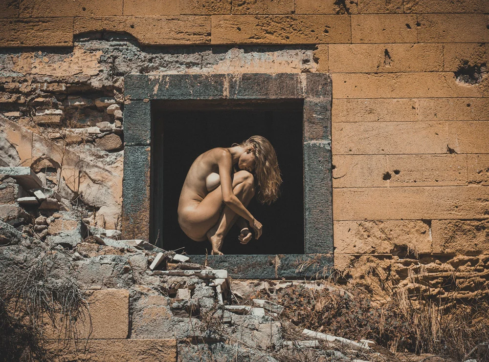 PHOTOGRAPHER: FABIO PATERNÓ WEBSITE: FABIOPATERNO.WIXSITE.COM/FABIOPATERNOPH INSTAGRAM: @FABIOPAT80 MODEL: NATASHA LEGEYDA