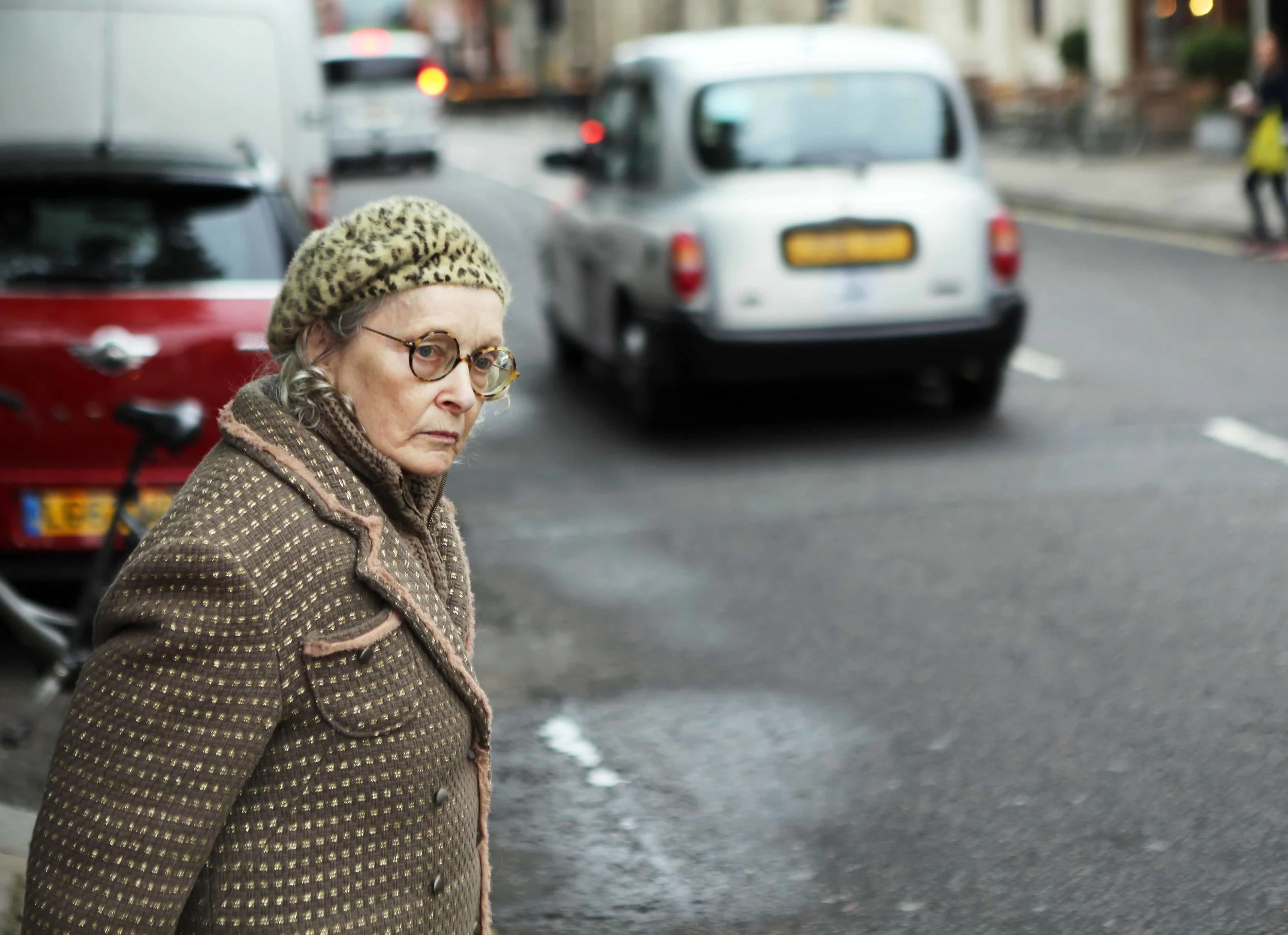 Old lady crossing the street lavo Pimlico 10.13.jpg