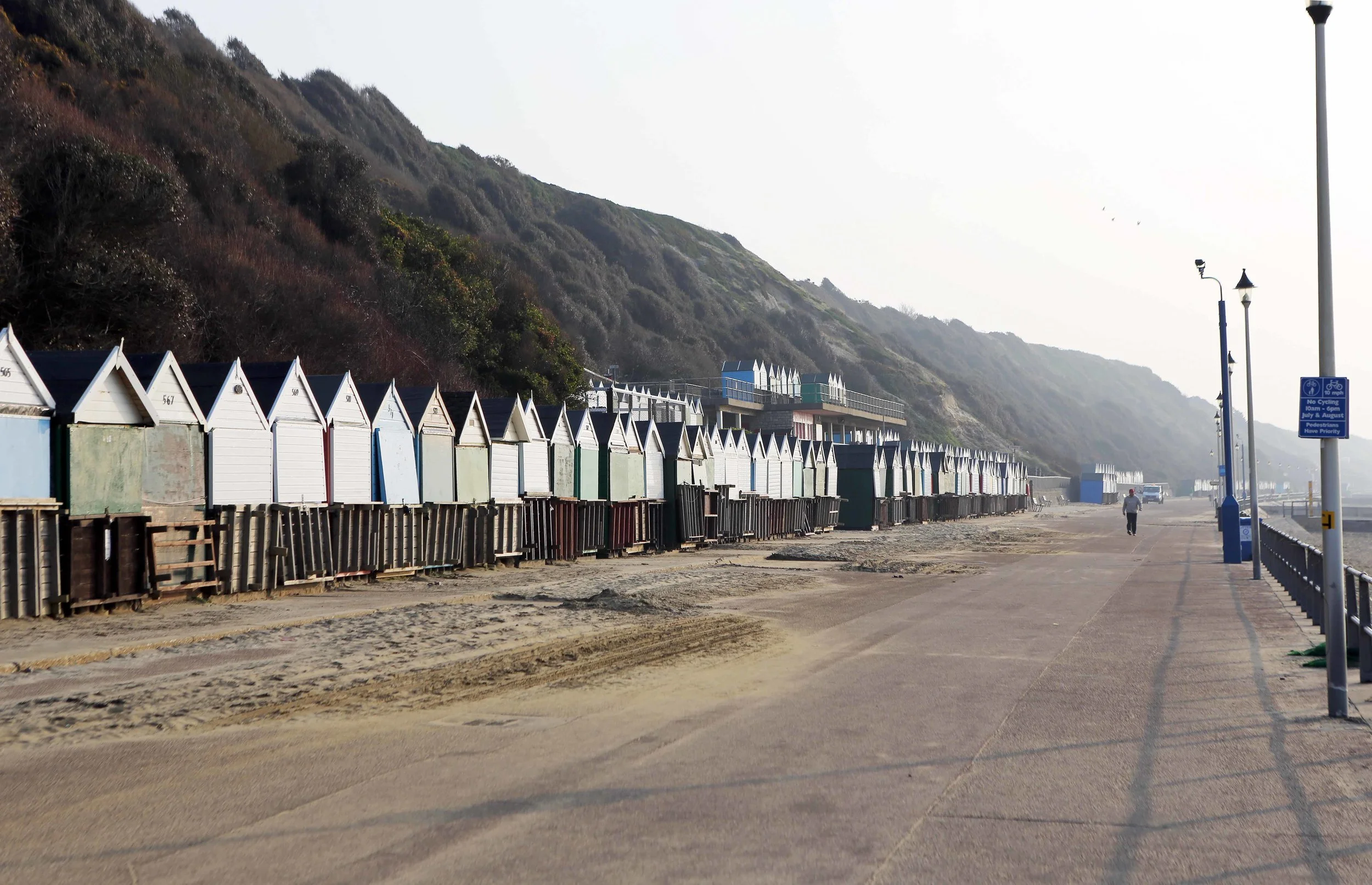Row of beach huts Boscombe lavo3.14.jpg