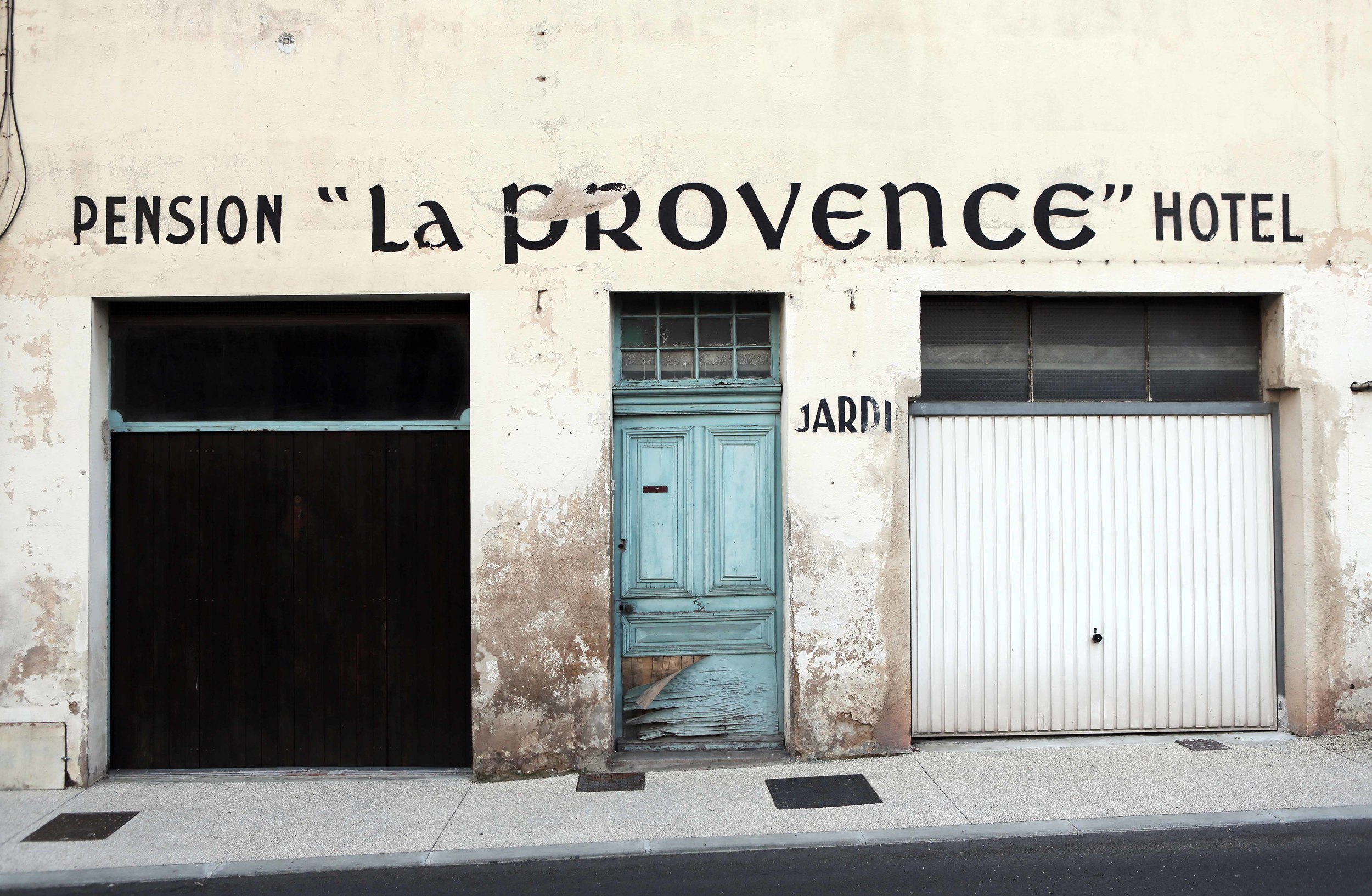 SF Bagnols Hotel La Provence lavo 2.13.jpg