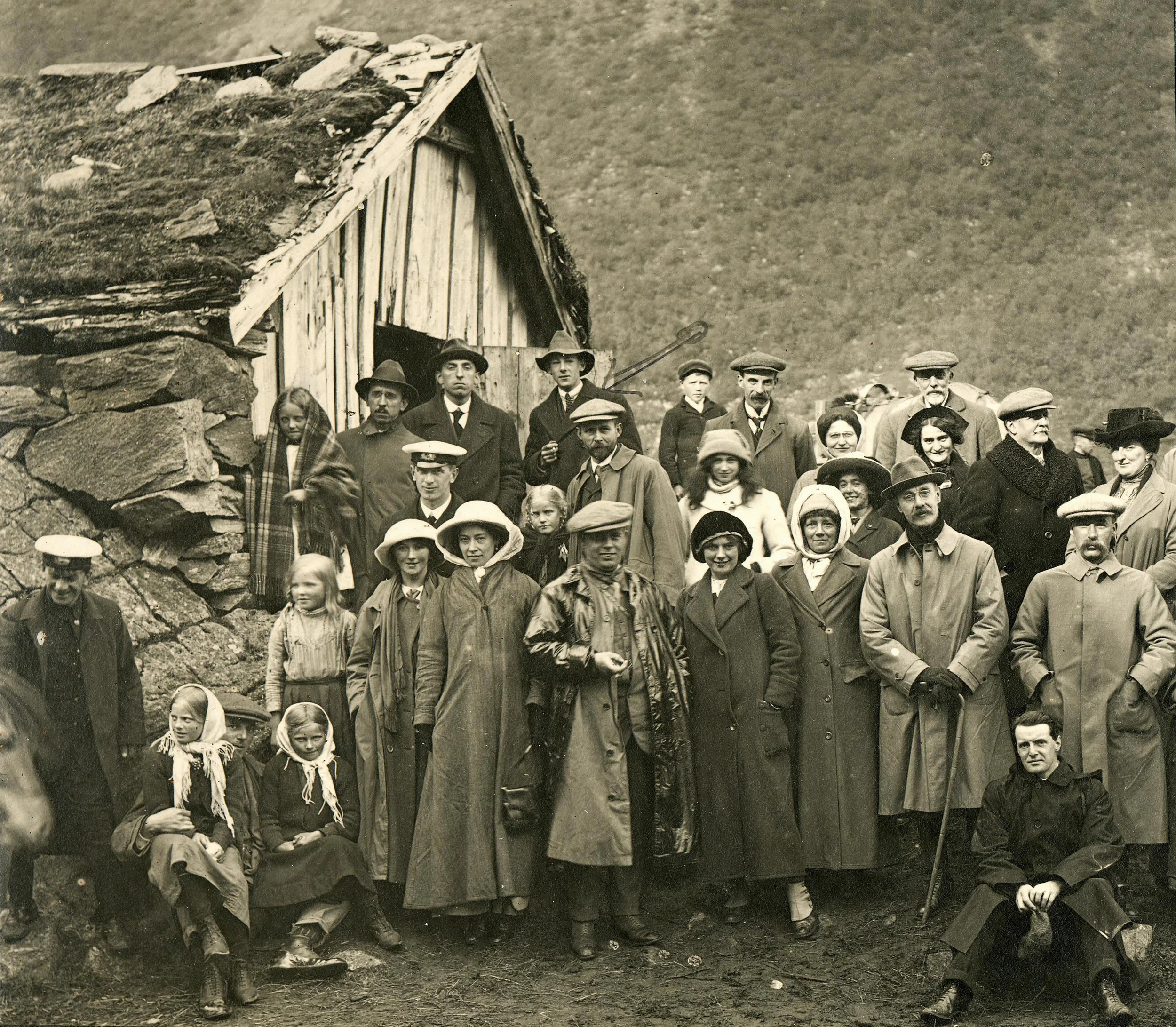 1910 Norangs valley m barn crp 1.15.jpg