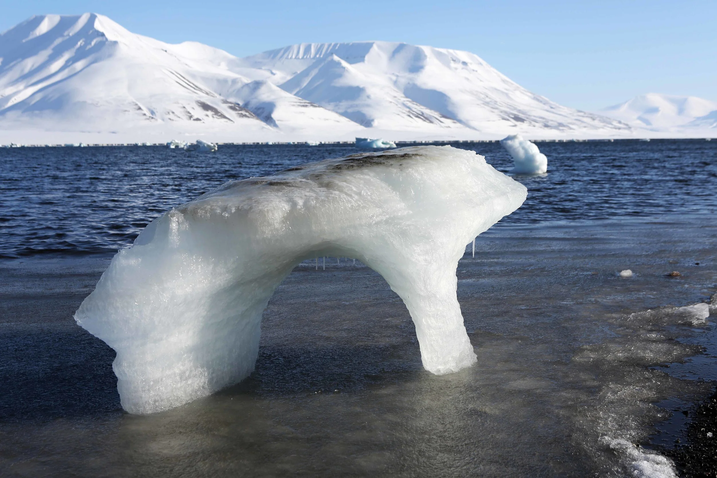 S L fjord isskulptur nær fokus 4.15 lavo.jpg