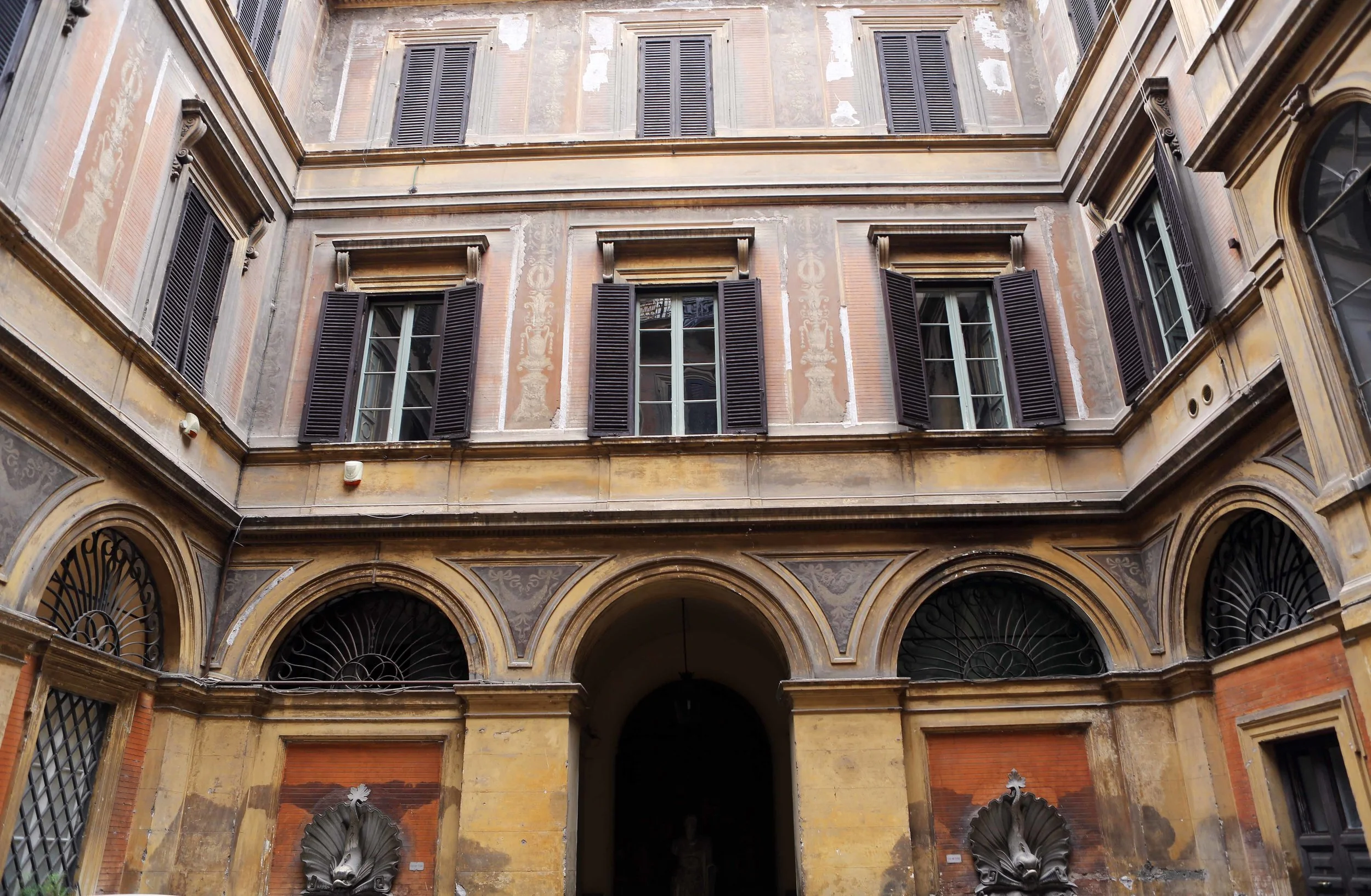 Rome backy house 1 part v Condotti crp lavo 11.16.jpg