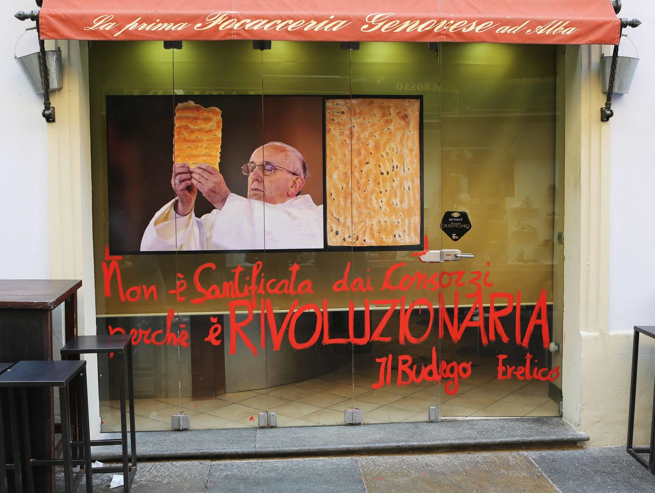 Pope Focacceria grafitti Alba lavo 10.17.jpg