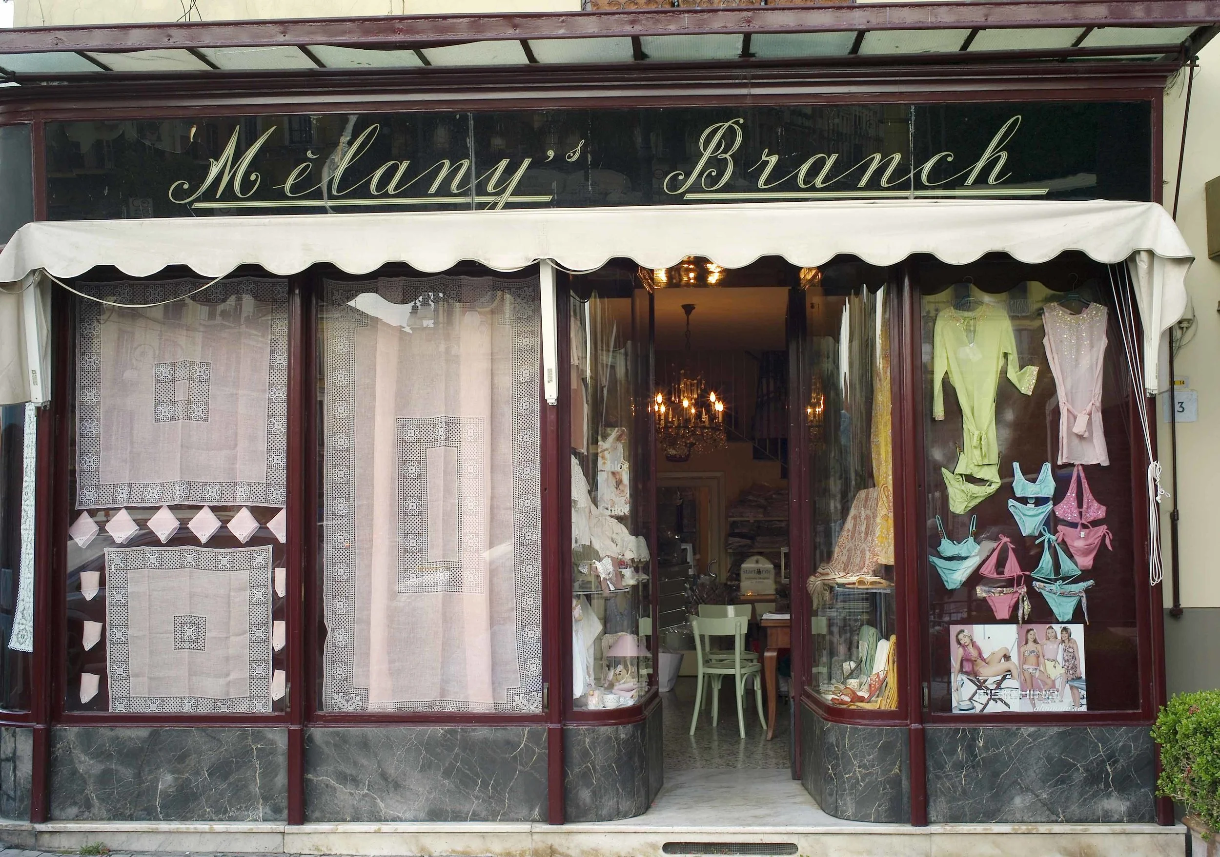 Shopfront Melany Sorrento 08 lavo 6.18.jpg