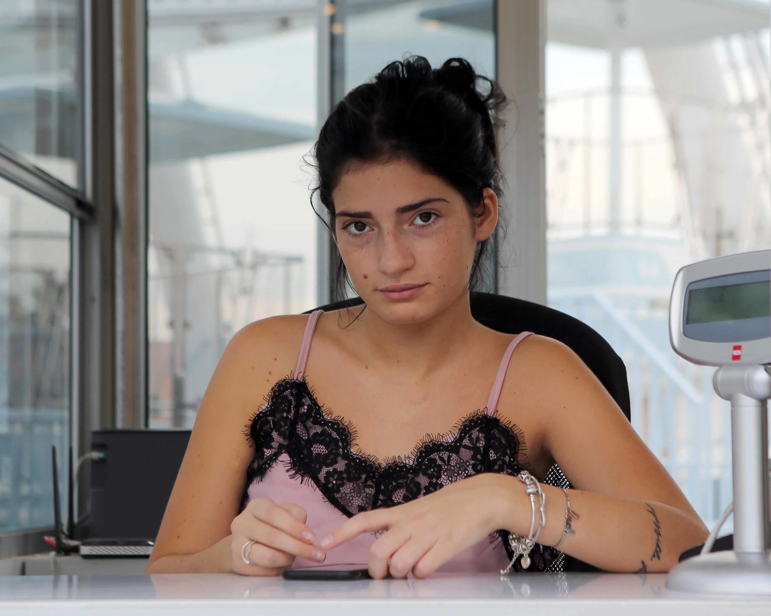 Girl at Amusement office Viareggio crp lavo10.18.jpg