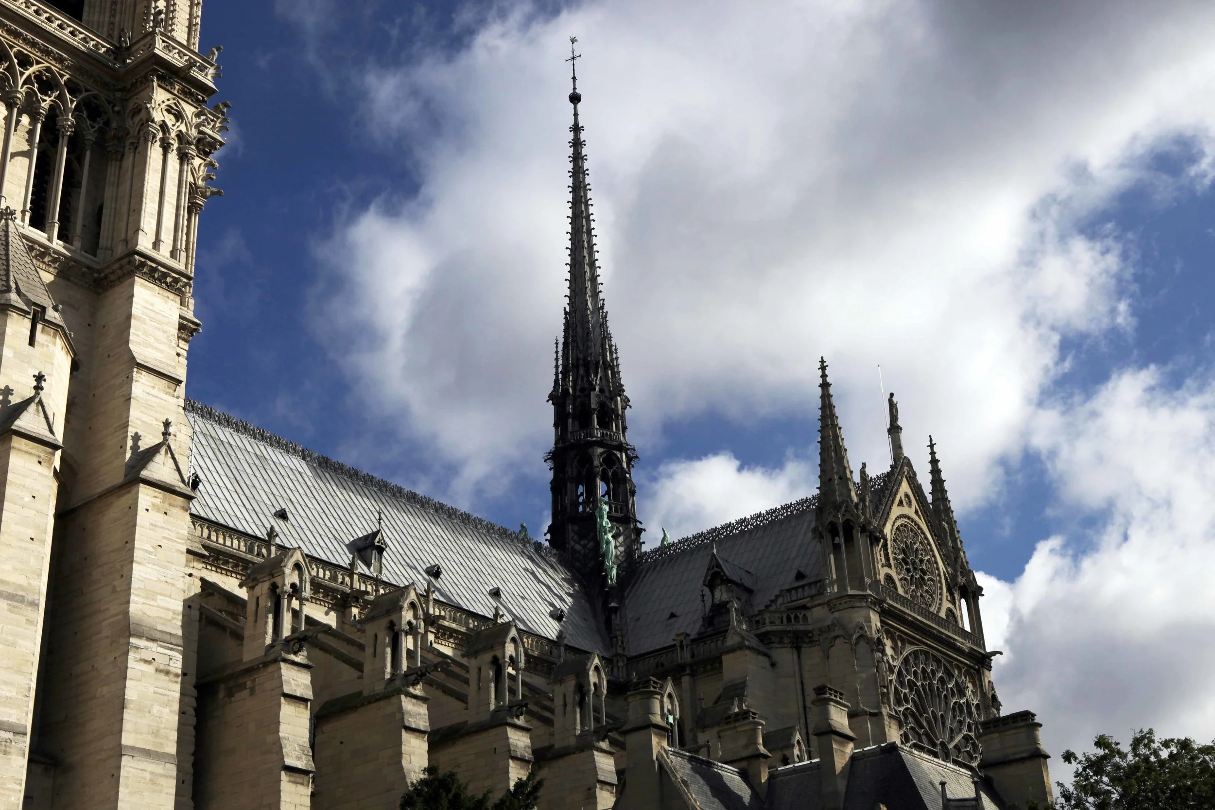 Notre Dame west side roofs side Paris lavo 10.12.jpg