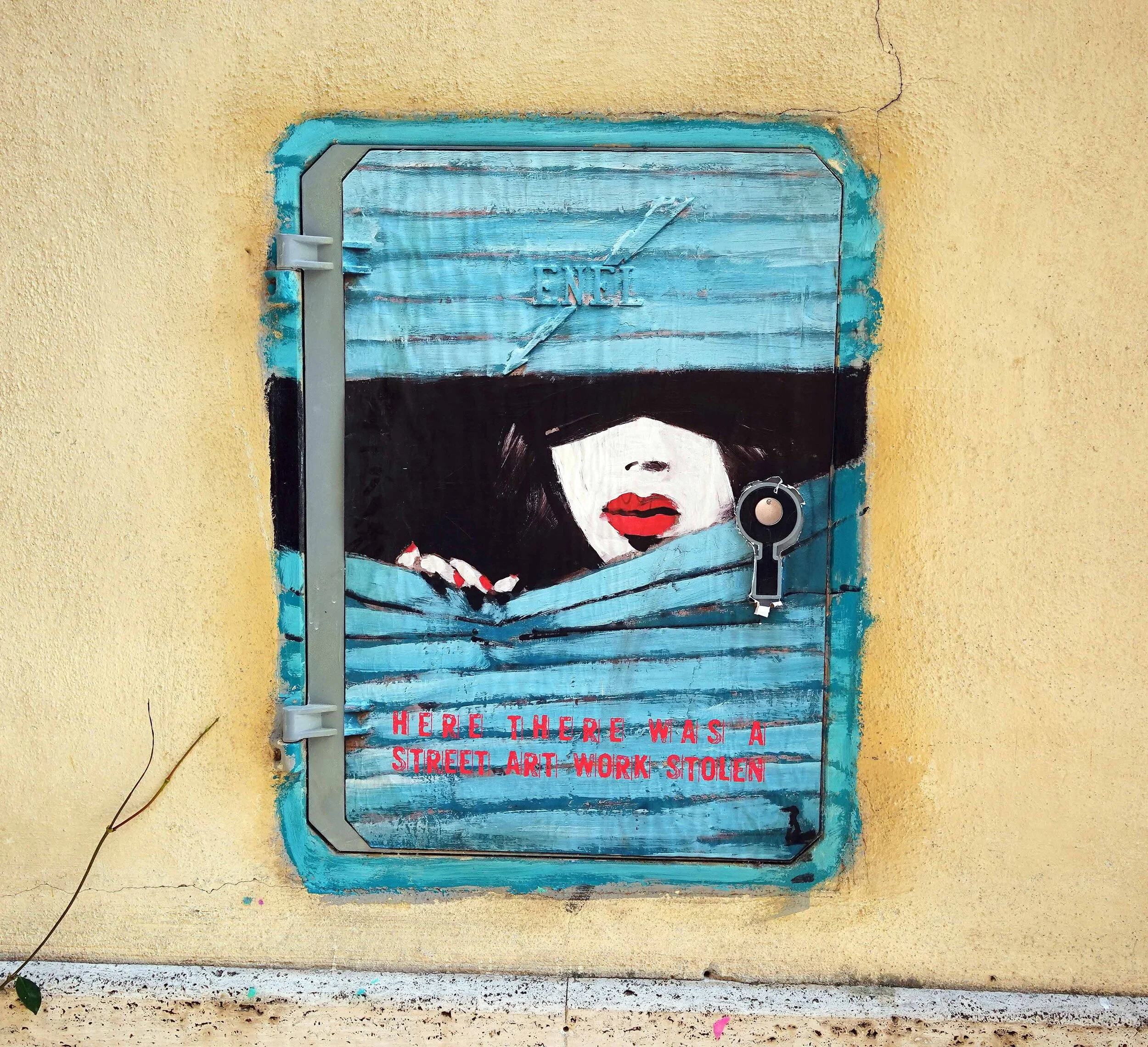 Stolen grafitti Roma crp lavo 10.19.jpg