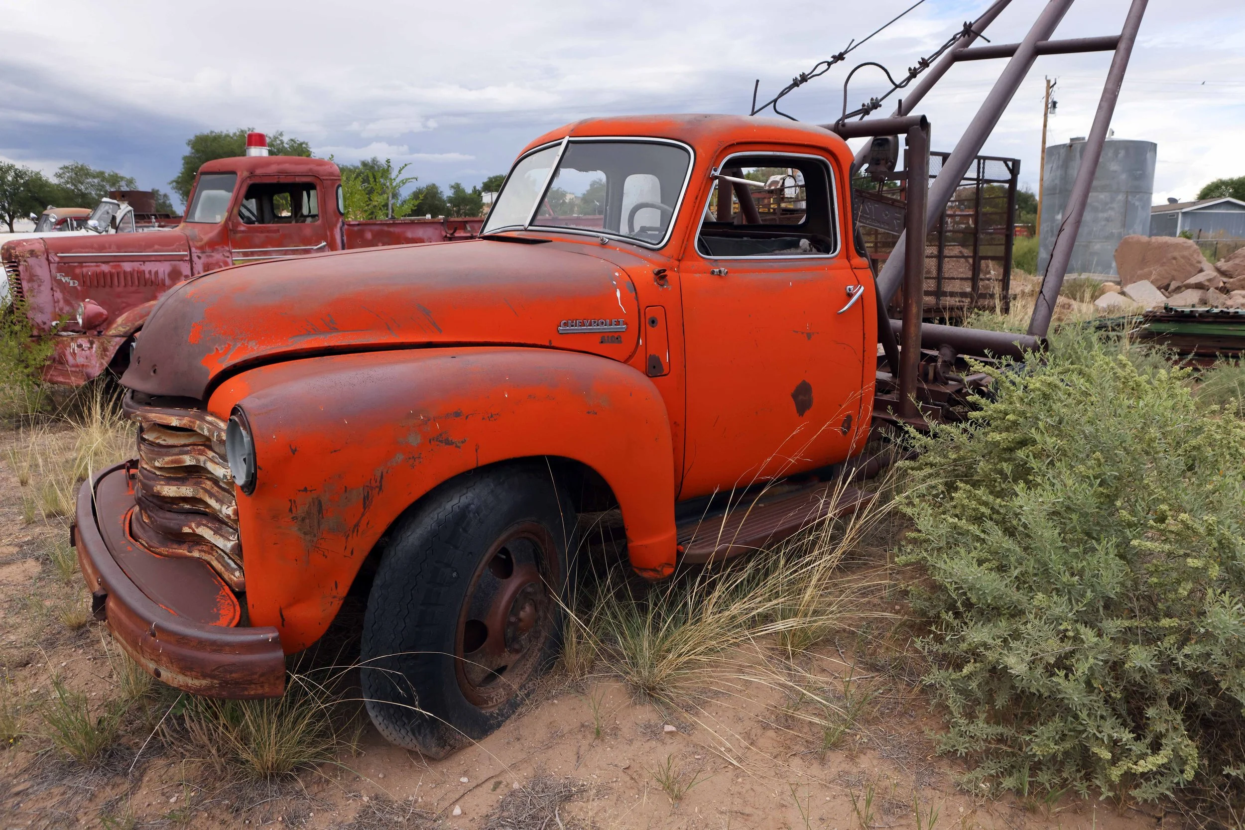 Roadside old service trucks NM lavo 9.23.jpg