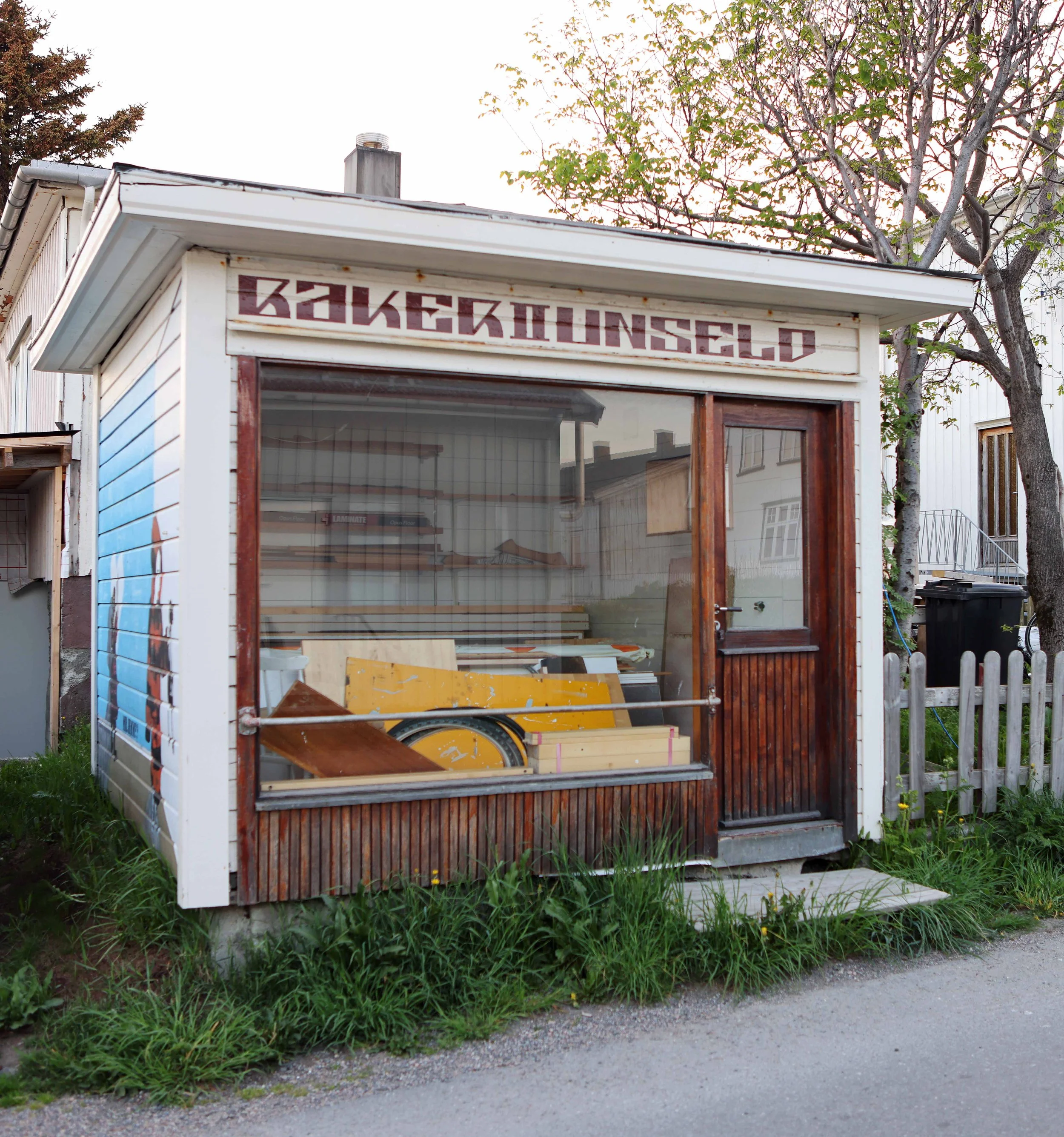 L Bakeriutseld Henningsvær nedlagt crp lavo 6.24.jpg