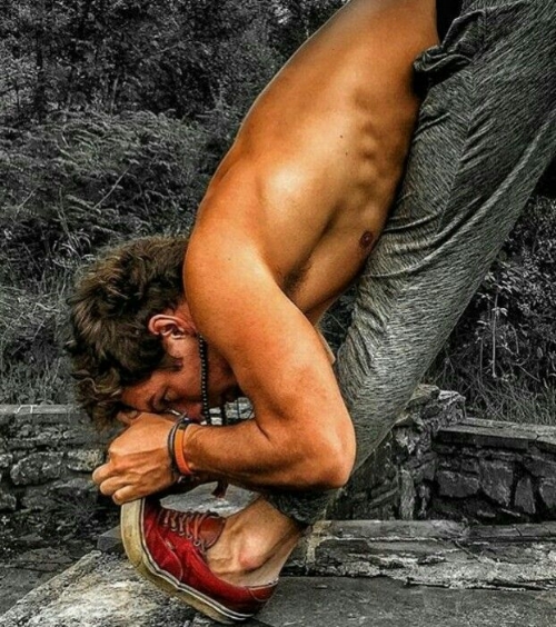 eb0f9a5103e35b32fc64b7ce9037c552--uttanasana.jpg