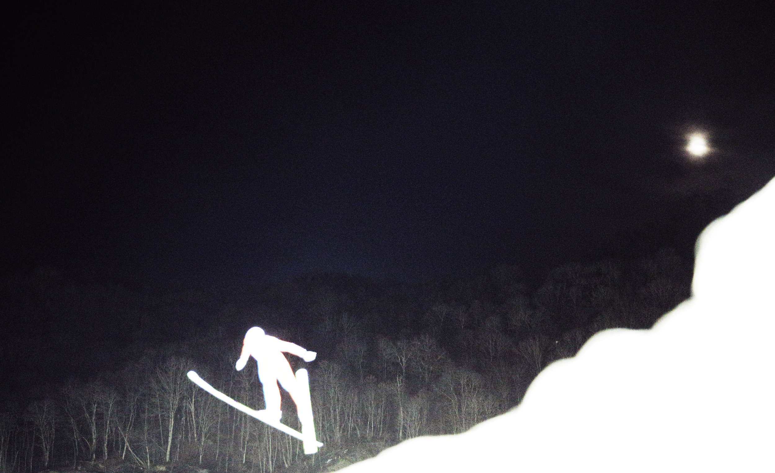 461567757AP00001_Ski_Jumpin.jpg