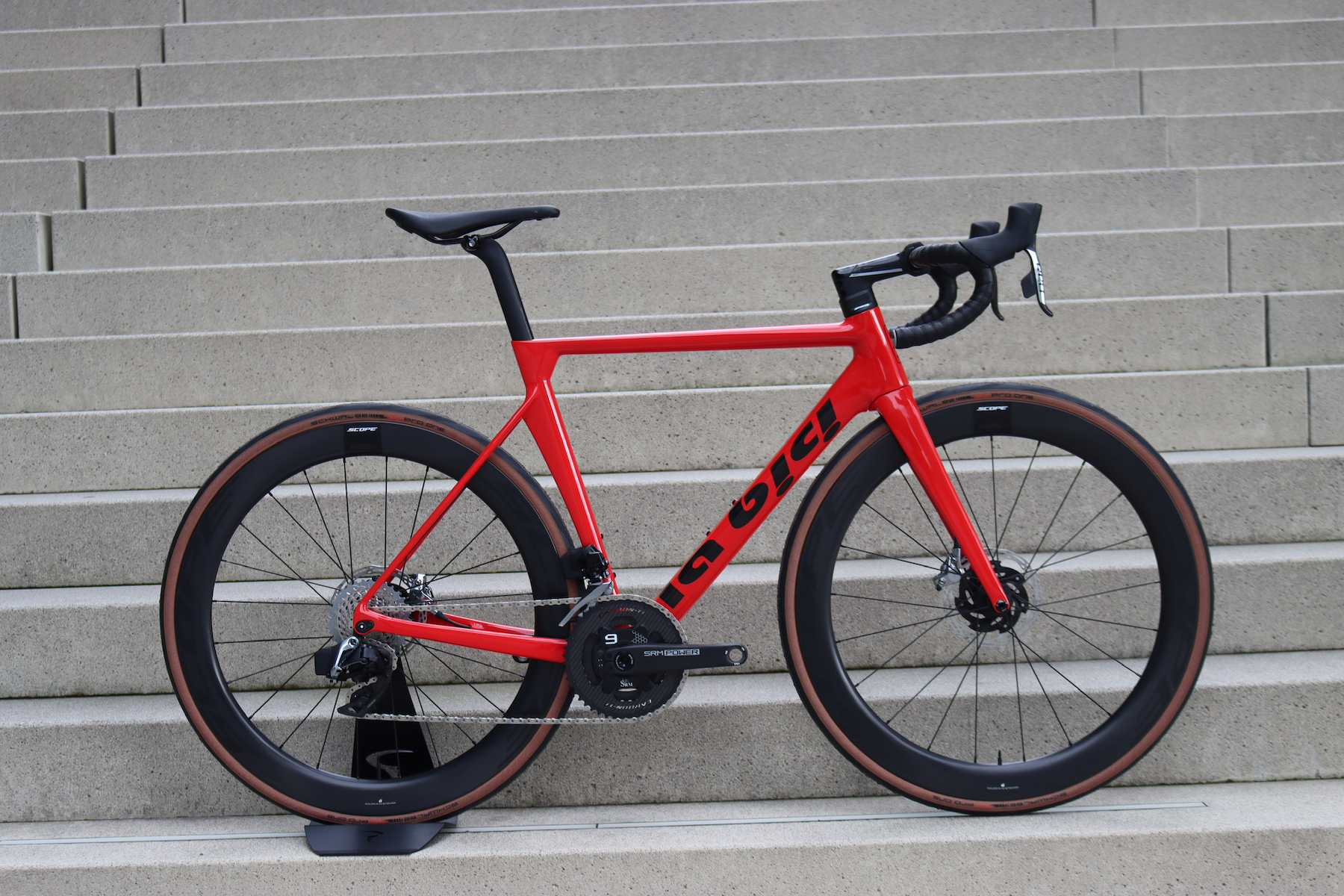 La Bici Aero Carbon Rennrad.png