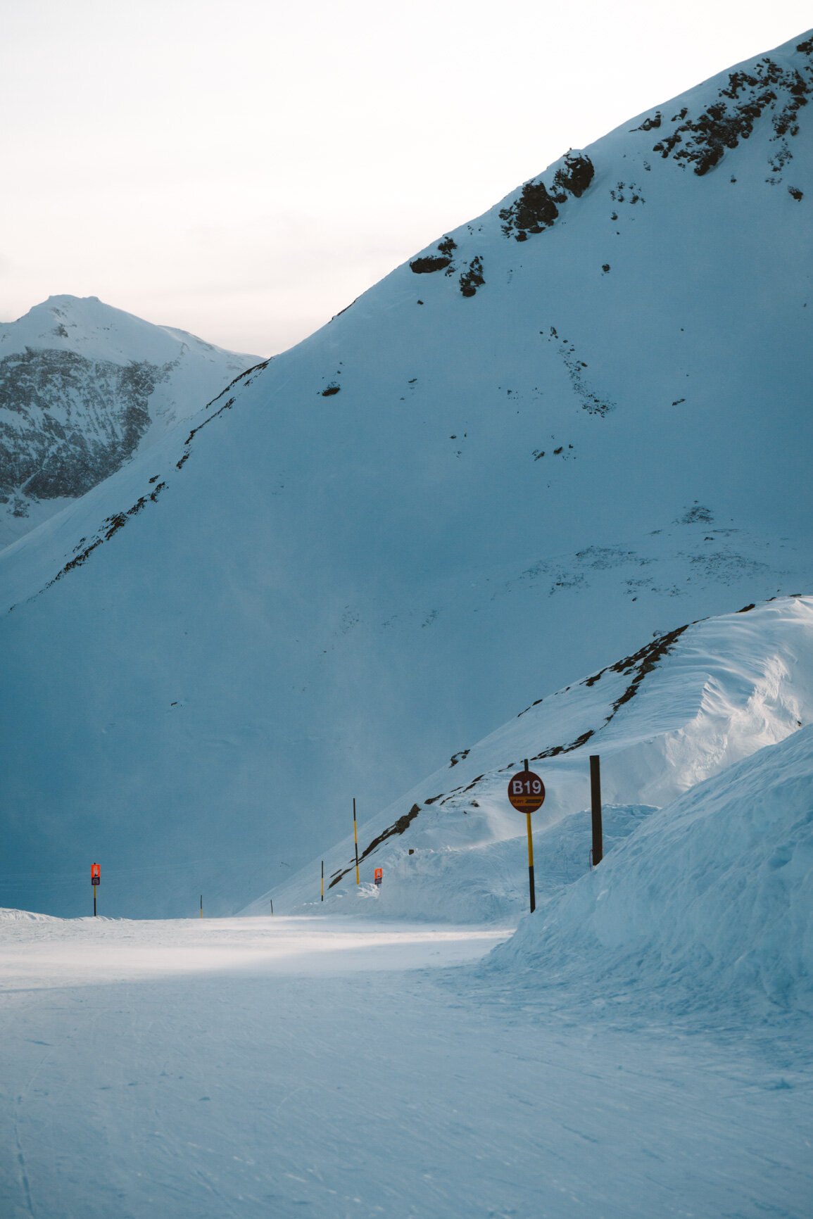 GUSTAV-THUESEN-SKIING-WINTER-BAD-GASTEIN-ALPS-8.jpg