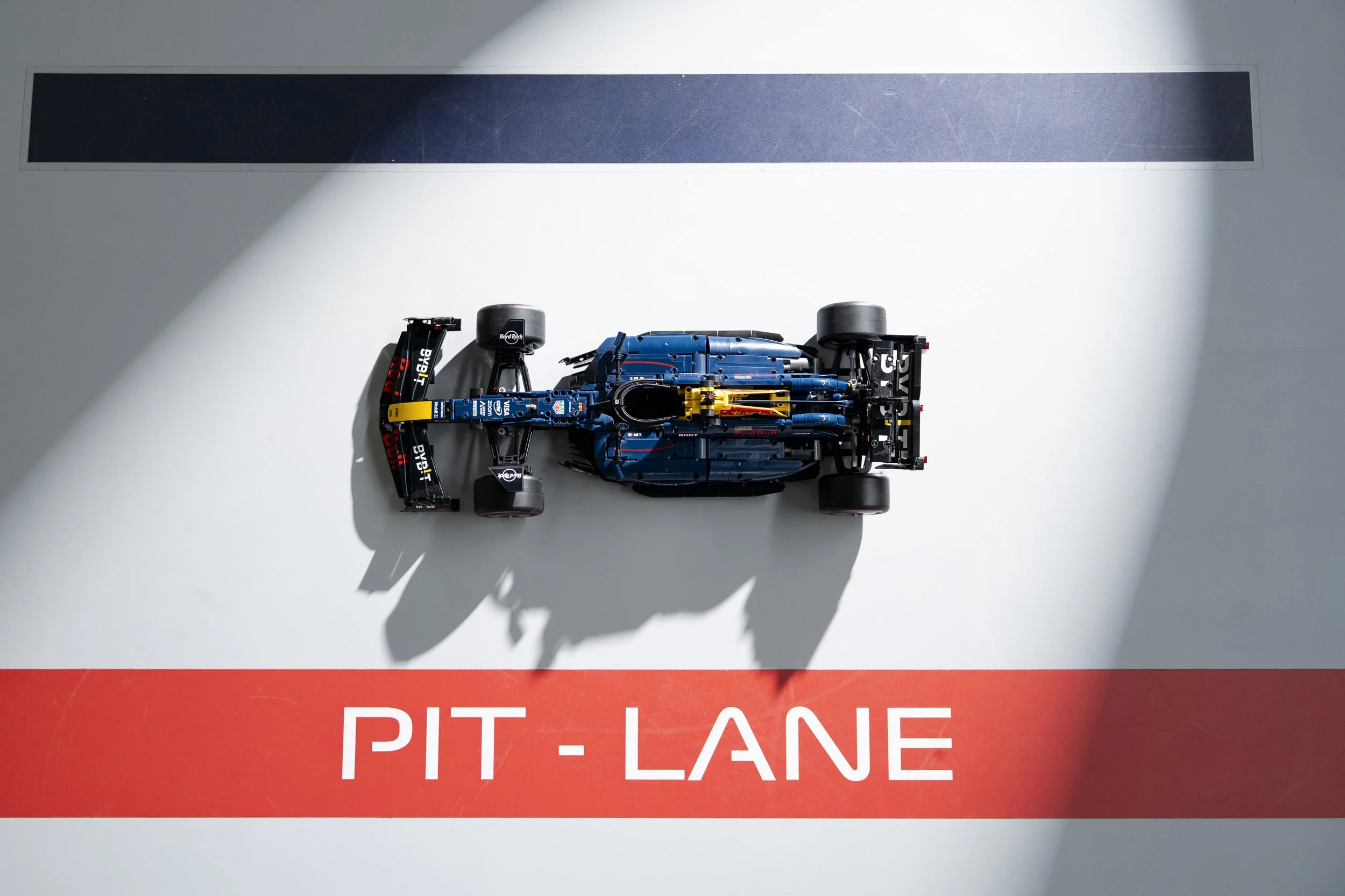 TECHNIC STILLS_2HY25_42206_RB-1.jpg