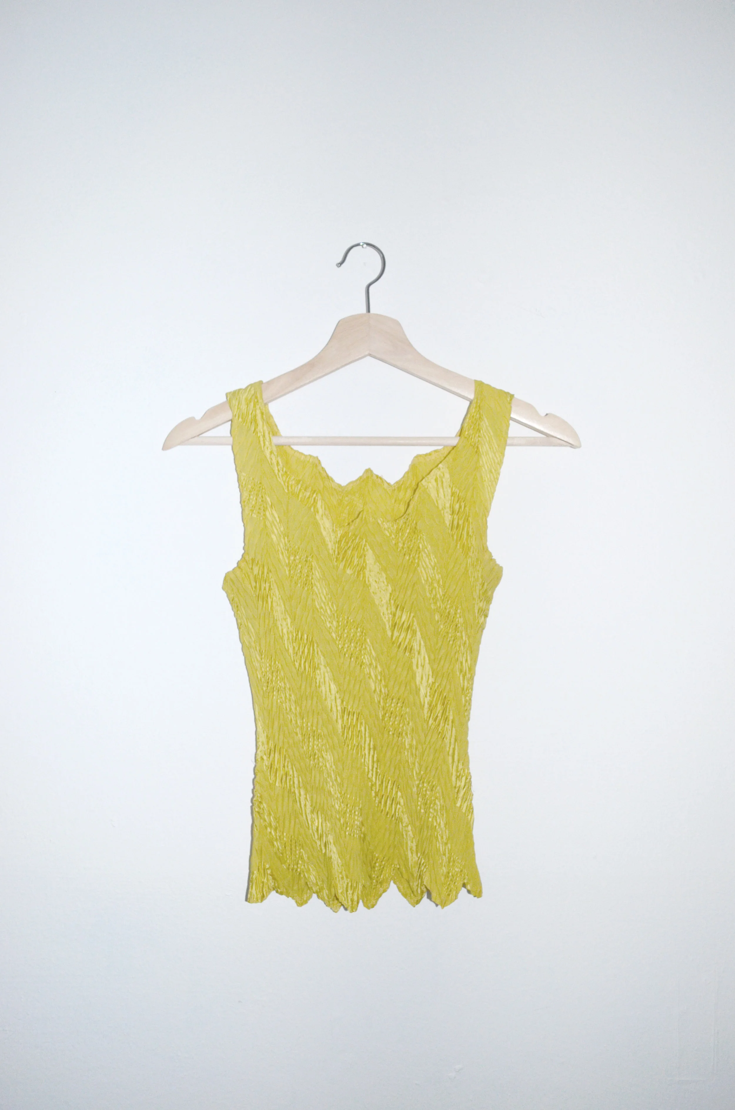 VINTAGE | Green pleated tank