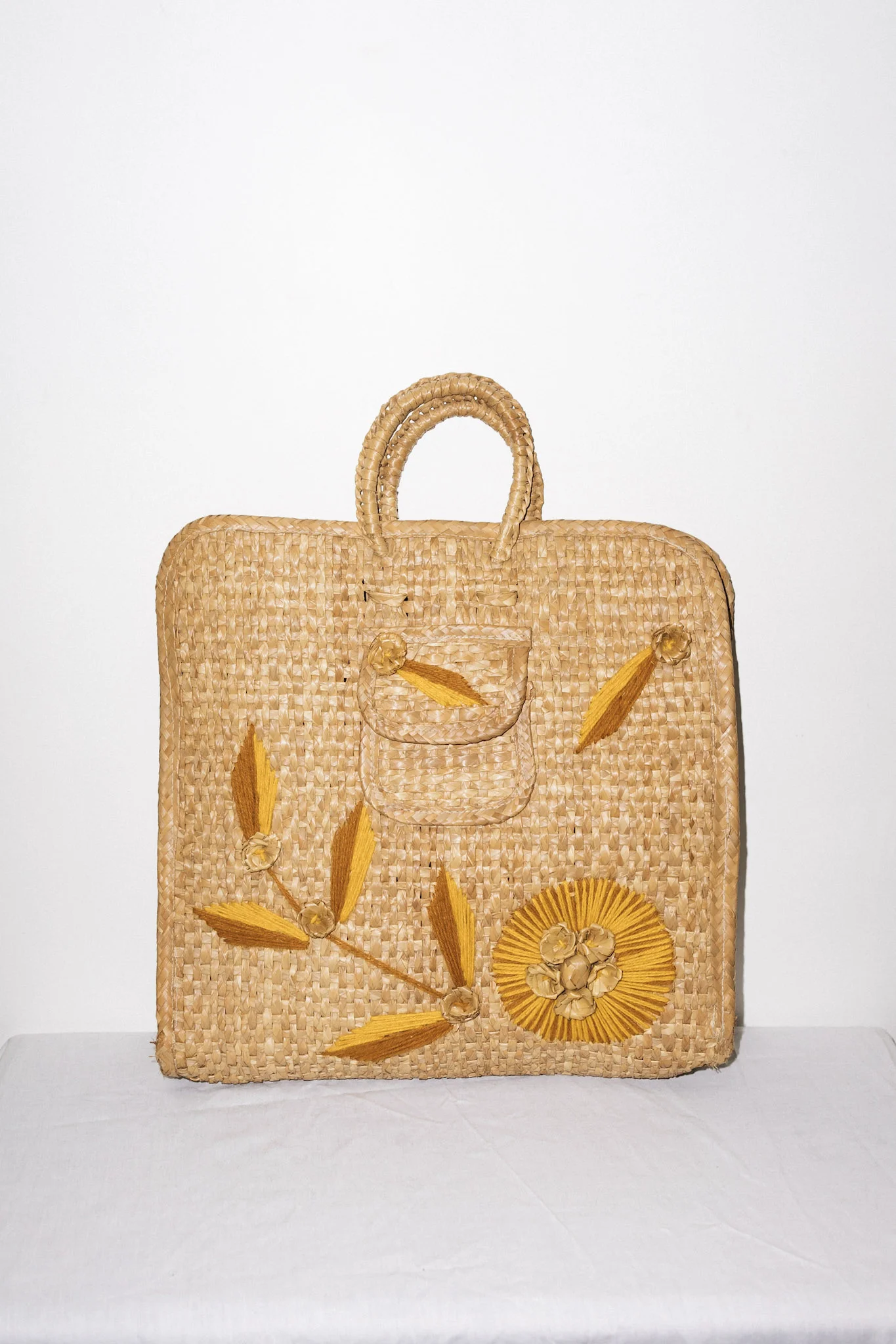 VINTAGE | WOVEN FLORAL BAG