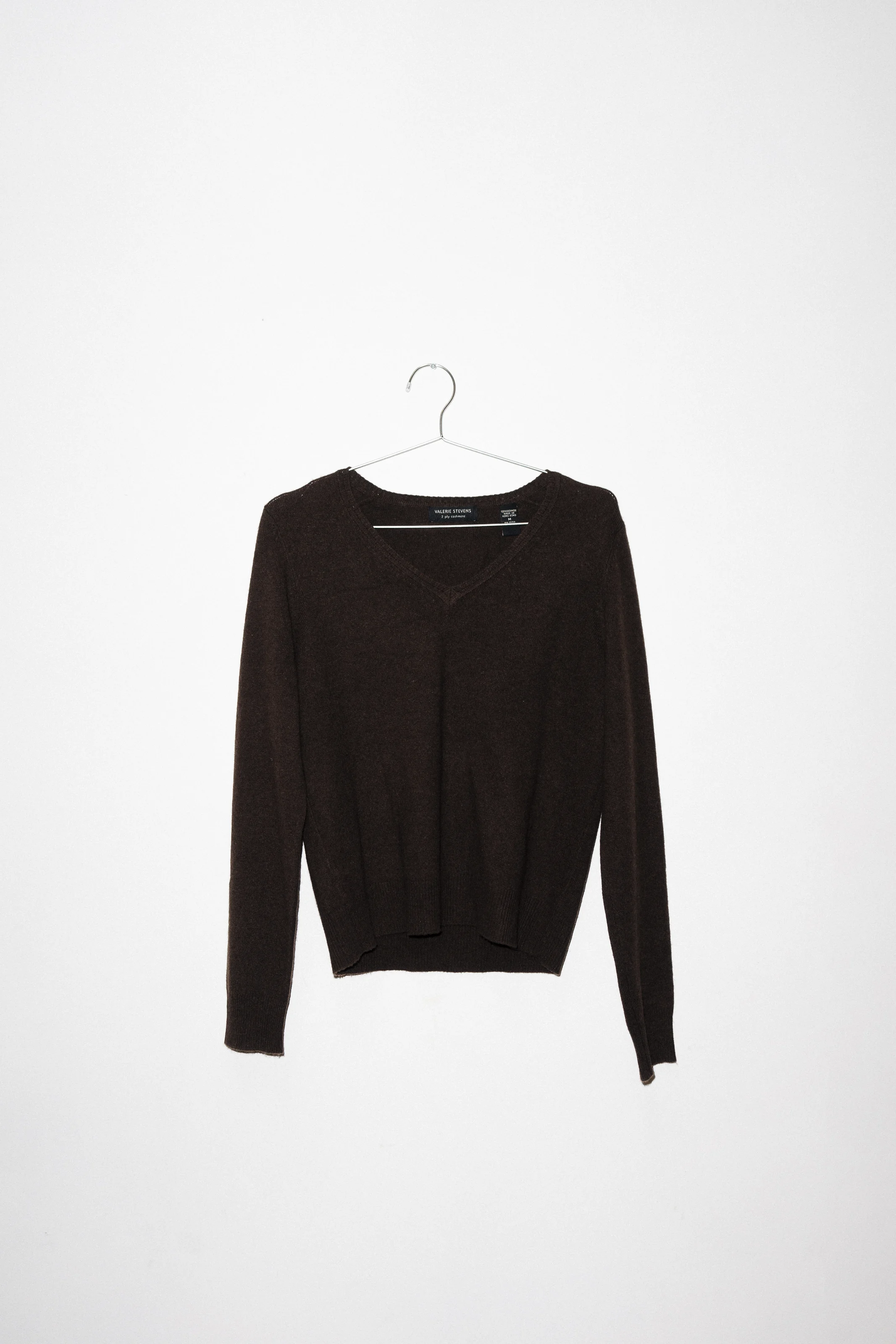 VINTAGE | V-NECK SWEATER  - Brown