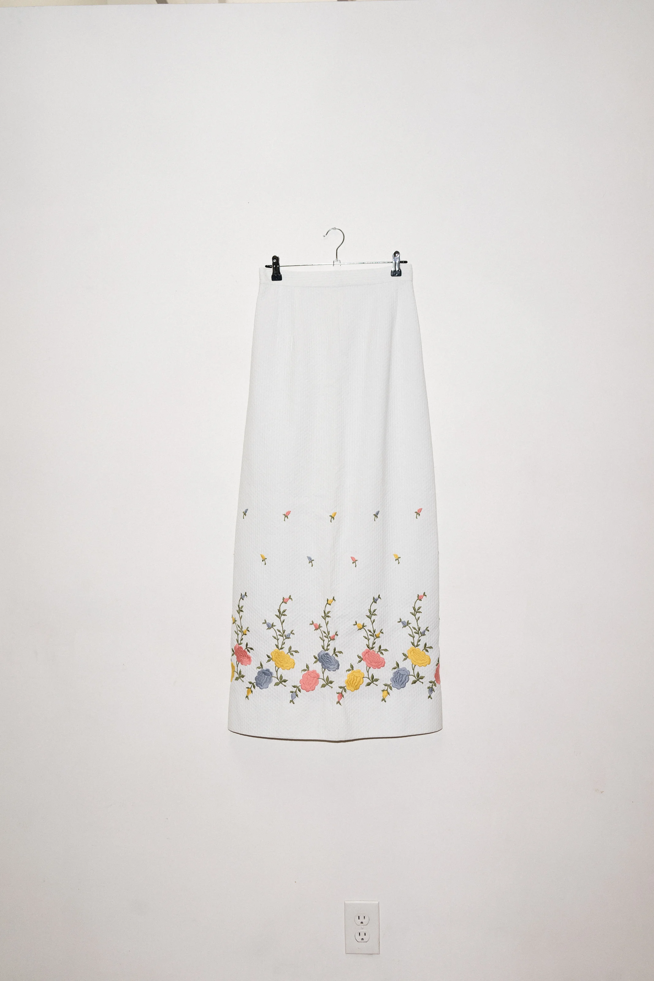 VINTAGE | EMBROIDERED SKIRT 