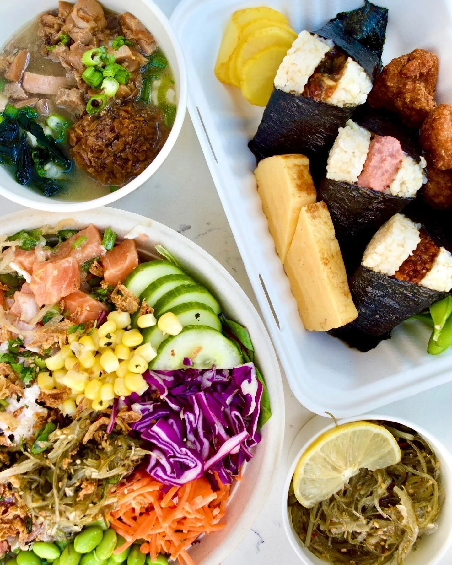 POV: The lunch of your dreams ✨ Stop by and get your Tuesday grub on! 

We look forward to seeing you at Onigilly Kearny, Palo Alto, and San Mateo 💚