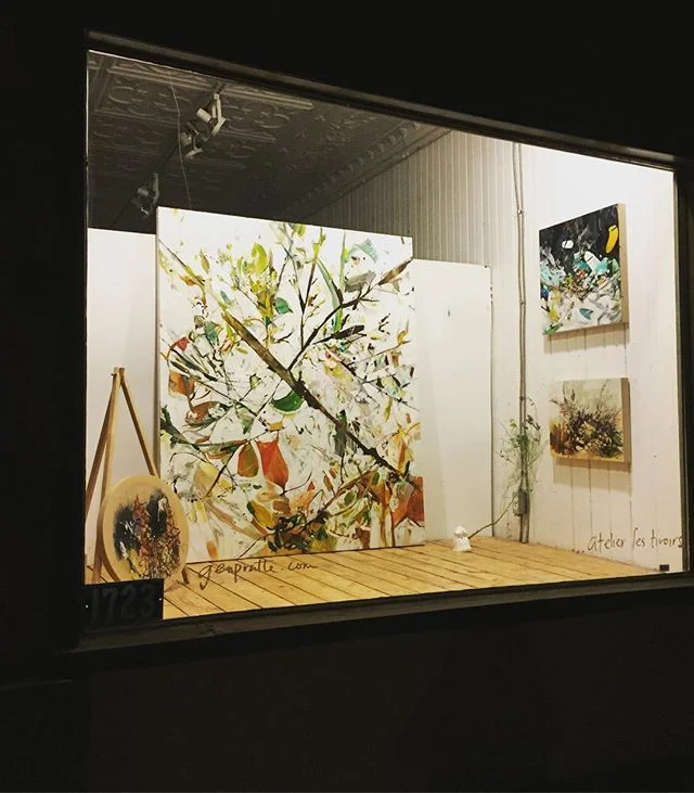 Vitrine en soir&eacute;e ! 
Good evening! 🌙⭐️
.
.
@genevieve_pratte .
.
.
.
.
.
.
#art #studio #studiolife #artstudio #painting  #paintingstudio #artwork #artworkshop #wip #artist #artistic #nightshot #creative #artoftheday #artofvisuals #painter #a
