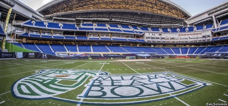 A very meh logo for a bowl game played in a baseball game. Will there be more people there than a Marlins game?