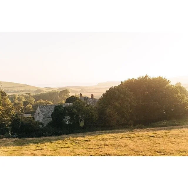 The sun is shining today, and it’s the first day of lock down here in the English countryside. It reminds me of better and brighter days to come. We rustled together a lunch and ate it al fresco in the garden. I’d like to think this uncertain situation we’re all finding ourselves in are bringing us together. I don’t know how many people I’ve passed on my daily run, before lockdown, have asked me how I am, and listened for a reply, and followed up with if there’s anything I need or they can do for me. Complete strangers taking the time to reach out and be a fellow human. It’s so very moving and spurs me on in my belief that this world is so very wonderful too! Its beauty takes my breath away everyday, but recently the community around where we live has made me believe more strongly in the beauty of humanity too. It’s made me even more determined to make every day count, to be with the people I love, and to not waste a minute more not following my dreams full speed. These last few years we’ve moved countless times, bought a little house to renovate and lived in a chaos of boxes and no work studio, or time to really create new work. It’s been so challenging to be a mother, finding time for my work, move every six months, renovation projects, and travel. But with every job for this year canceled, and making our final move tomorrow to our new home, I’m so optimistic and excited for the future that not dim news of lock down could darken the day. As my father reminded me yesterday when we spoke before bedtime, do not let this challenging situation stop you from continuing to pursue your dreams, he said, because today is all you’ve got. I smiled and hugged him goodnight. Today is indeed our only valid currency and I cannot wait to have time to create again. #lockdown #myenglishcountryside