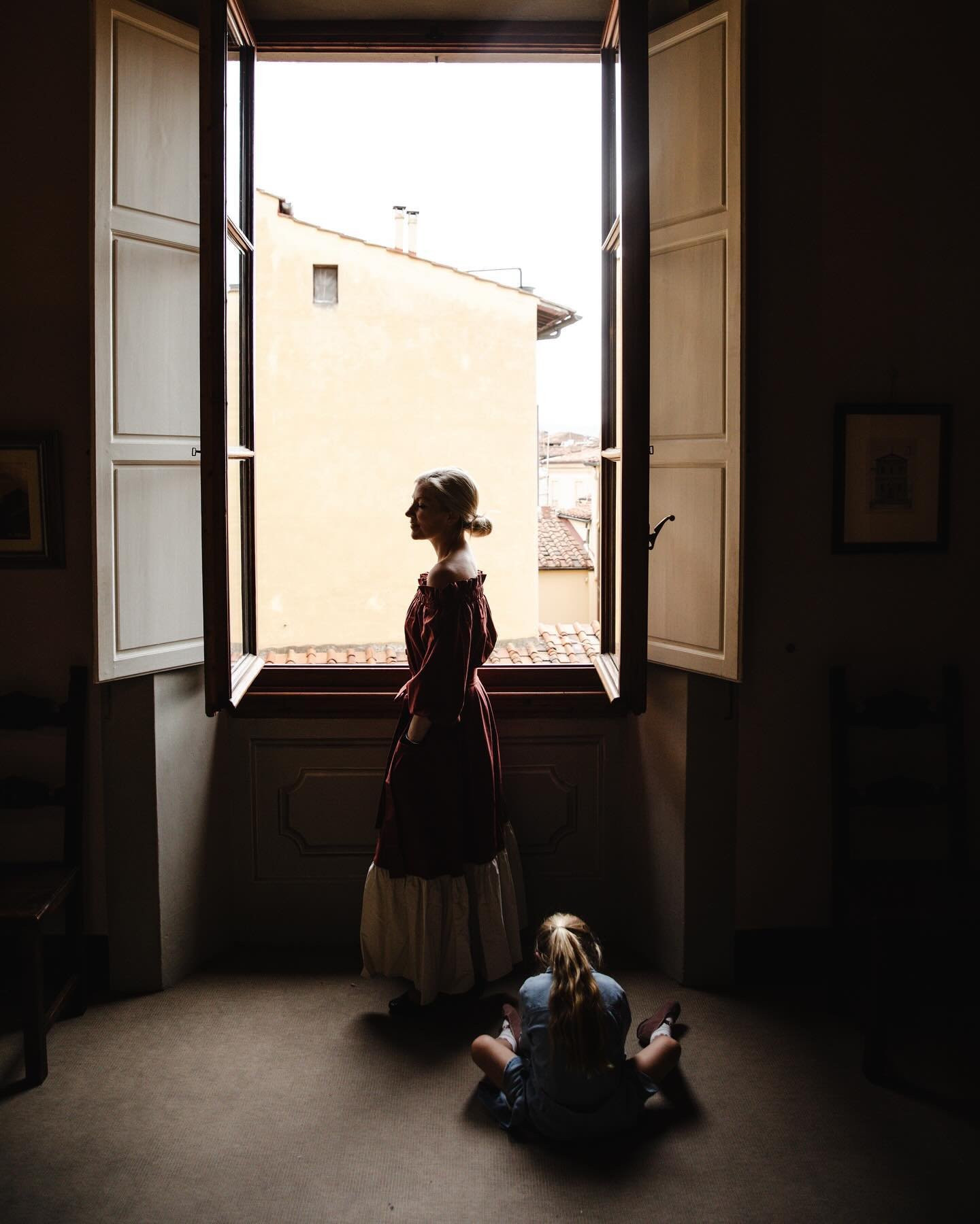 The duo. I posted this last autumn as we returned from time in Florence together, where I now host my fully immersive photography workshops. Ever since she was born she&rsquo;s joined me on my travels and for work, so when she asks for a bit of chees