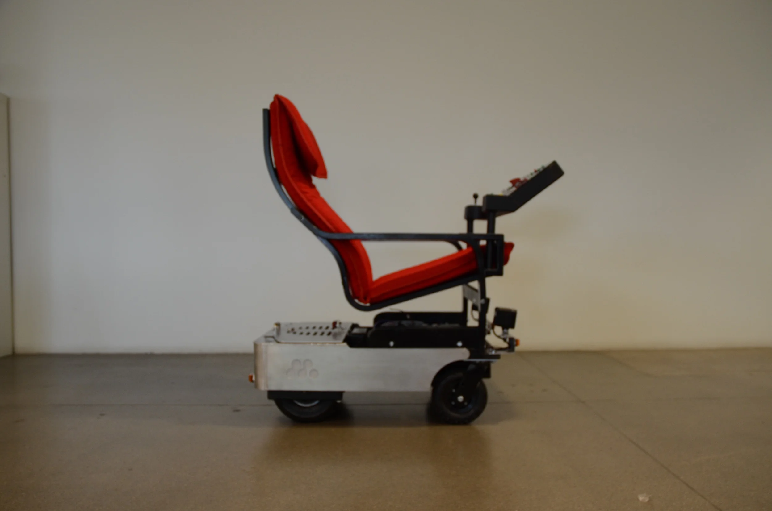 Office Chairiot Mark II - Side View