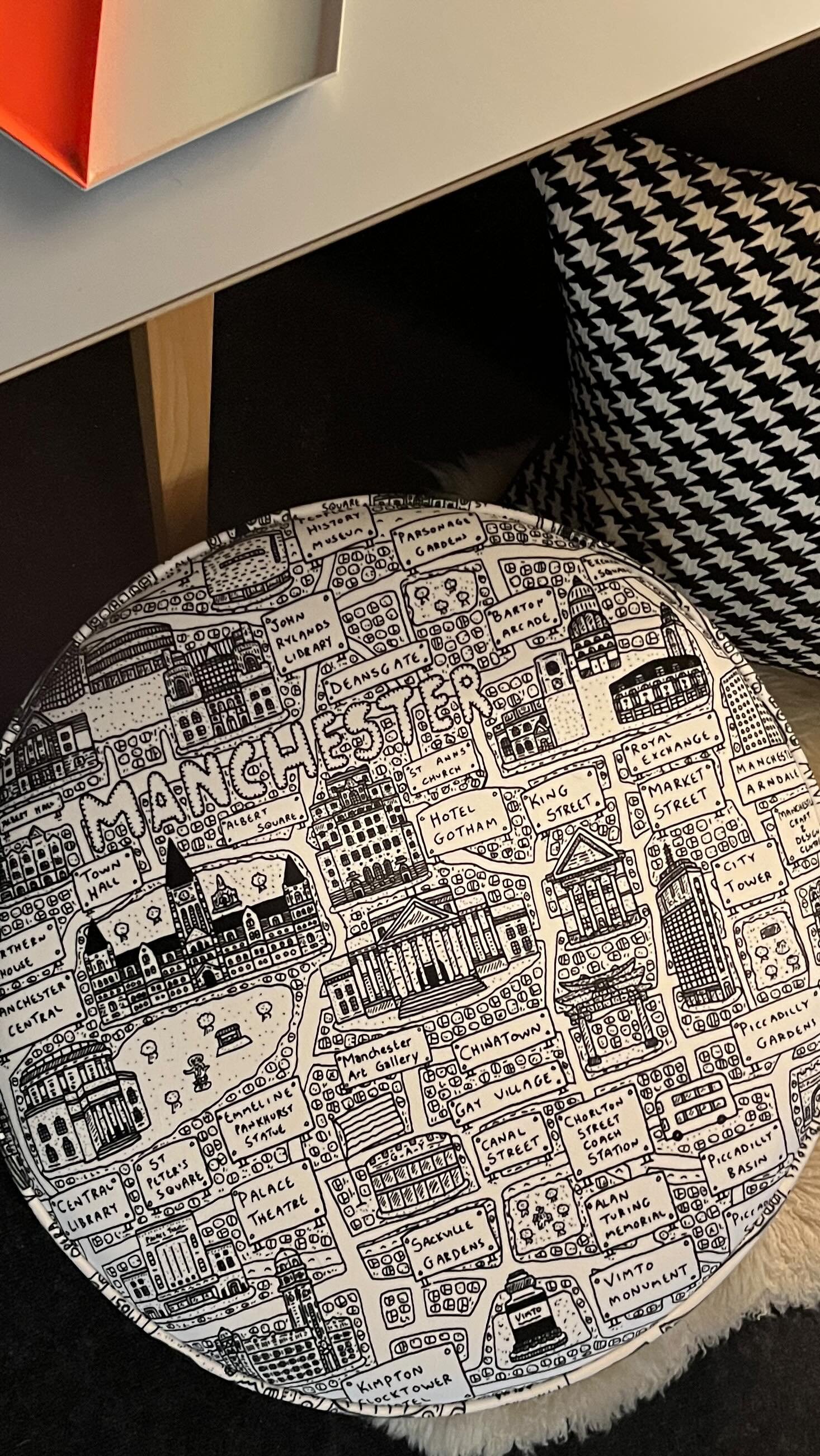 Definitely Doodle...ποΈ
With so much focus on #manchester and #oasis with their comeback tour at the moment, it only seemed right to re-post our very own comeback with the new Doodlemap footstool by @dave__draws
Hand-drawn, scanned and digitally p