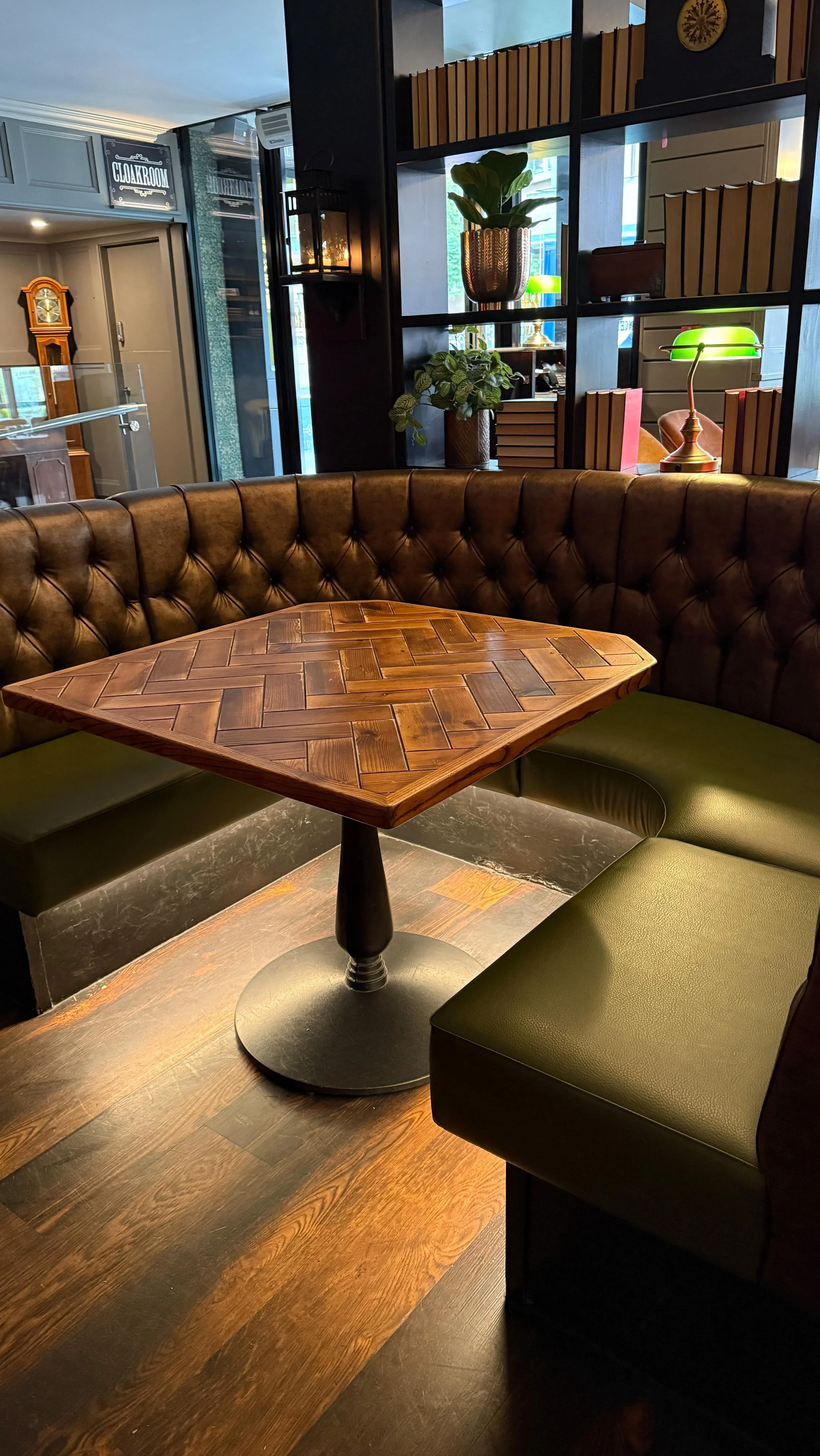 New seats for Tommy’s gaff
By order
@panaz Brookland in Forest Green