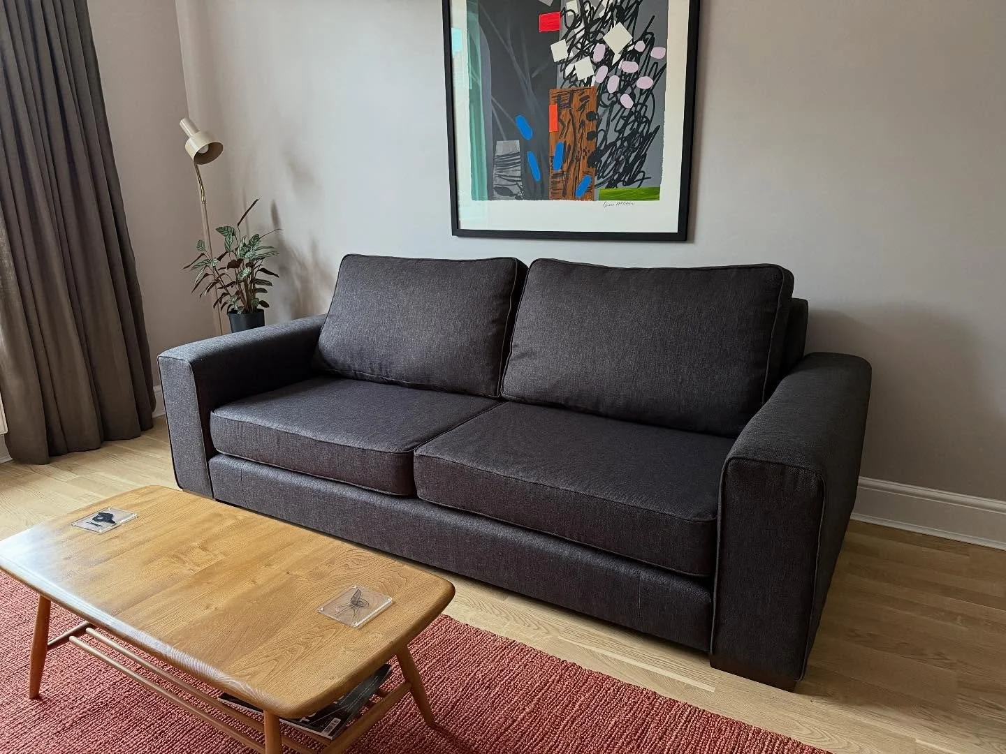 Delivery day for this 10 year old Heals sofa today. 🛋️ 

A fresh look with new fabric - just shows when you buy well and reupholster, then further down the line means you actually save money, reduce waste and get a new look with a huge range of fabr